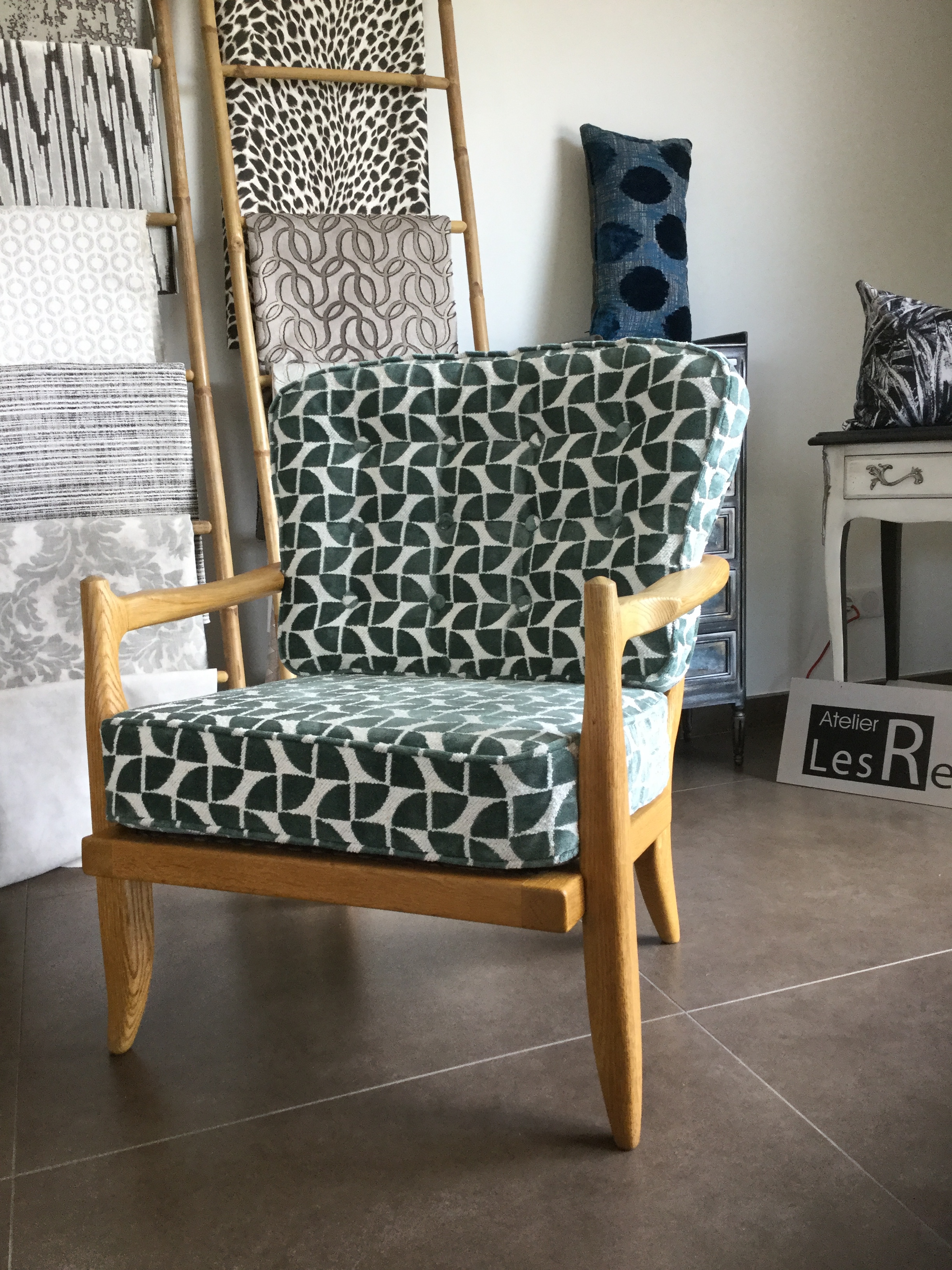 Atelier les renaissances tapissier decorateur relooking meuble fauteuil canape ralph m lacanau saint medard en jalles bordeaux eysines bruges le taillan medoc blanquefort
