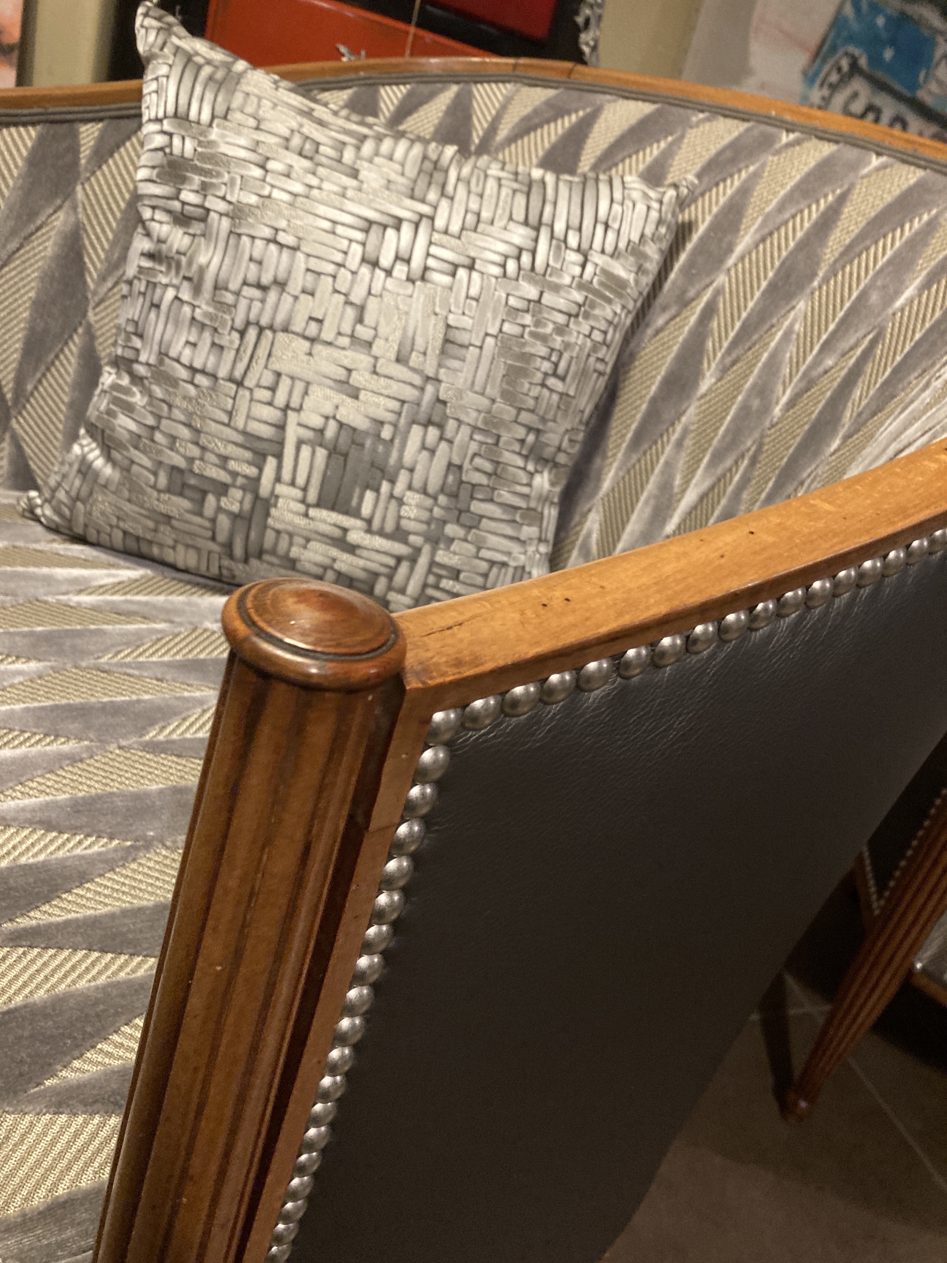 Atelier les renaissances tapissier decorateur bordeaux saint medard en jalles tapissierlacanau tapissiermedoc renovation fauteuiltonneau artdeco