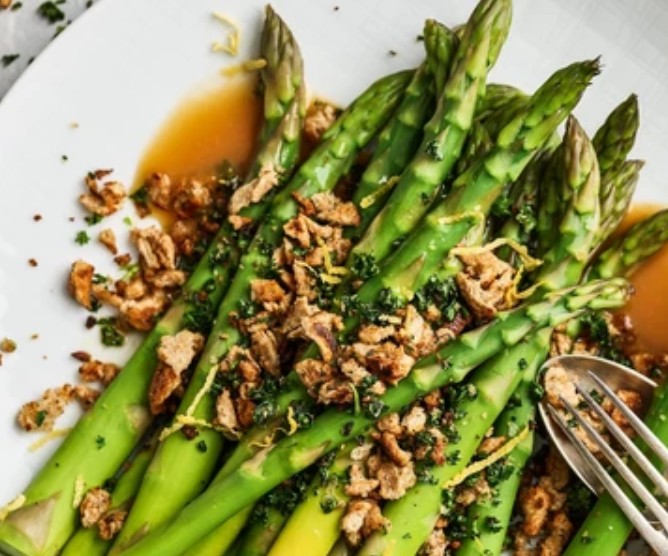 Asperges-croustillantes-au-jambon-cru-et-pamplemousse