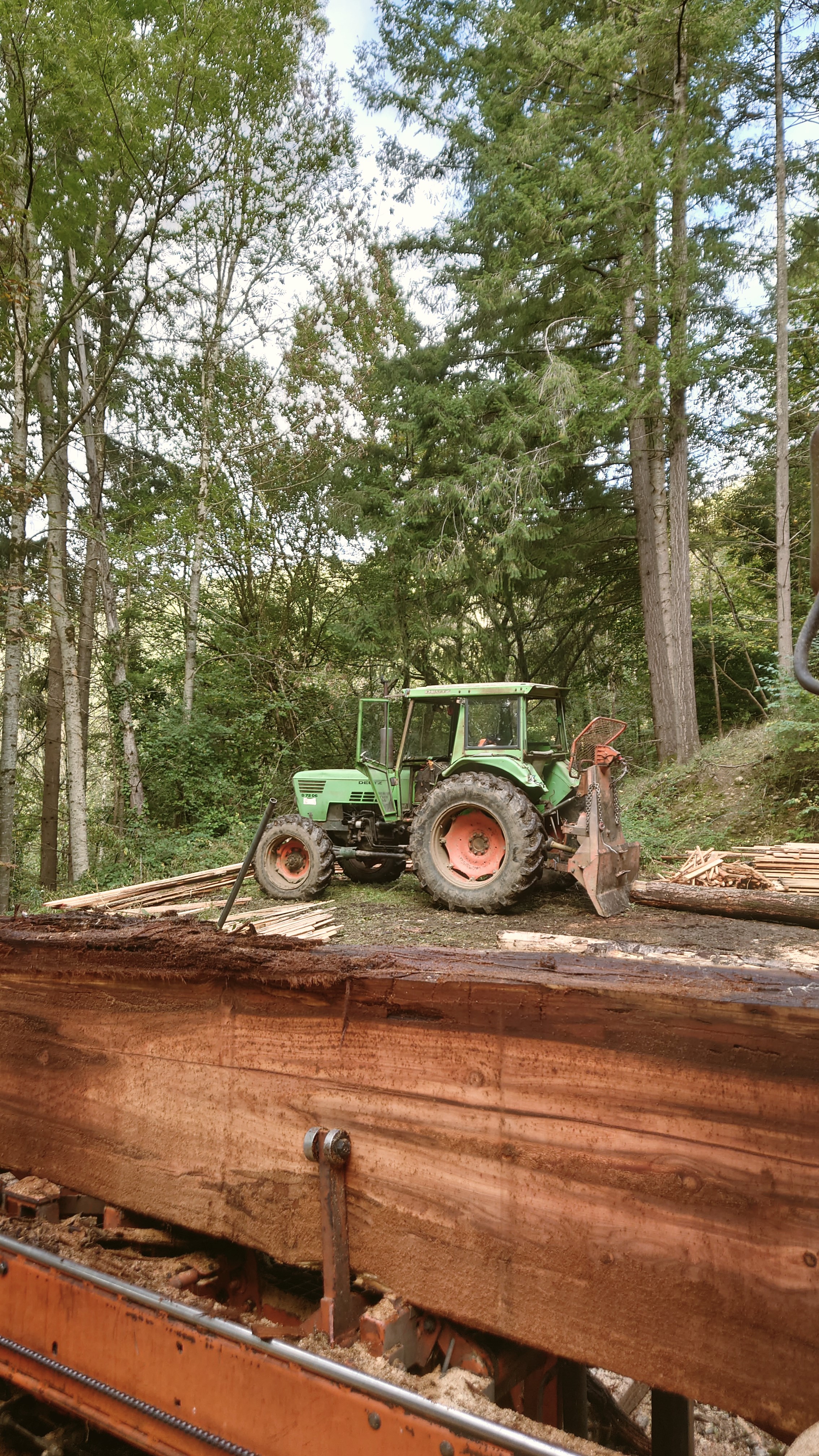 Atelier Topobois-sciage-en-foret-tracteur-forestier
