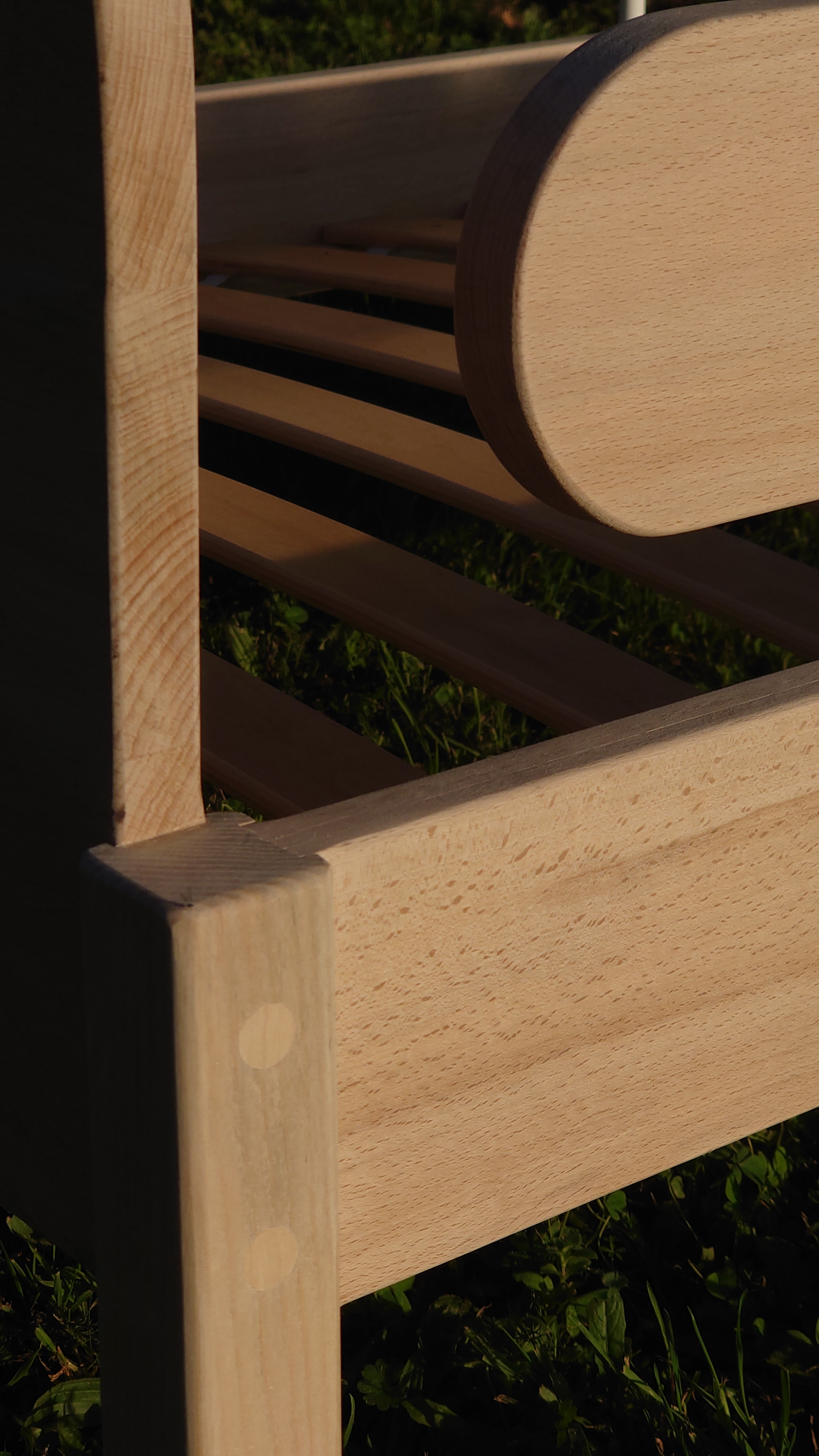 Atelier topobois assemblages lit massif hetre