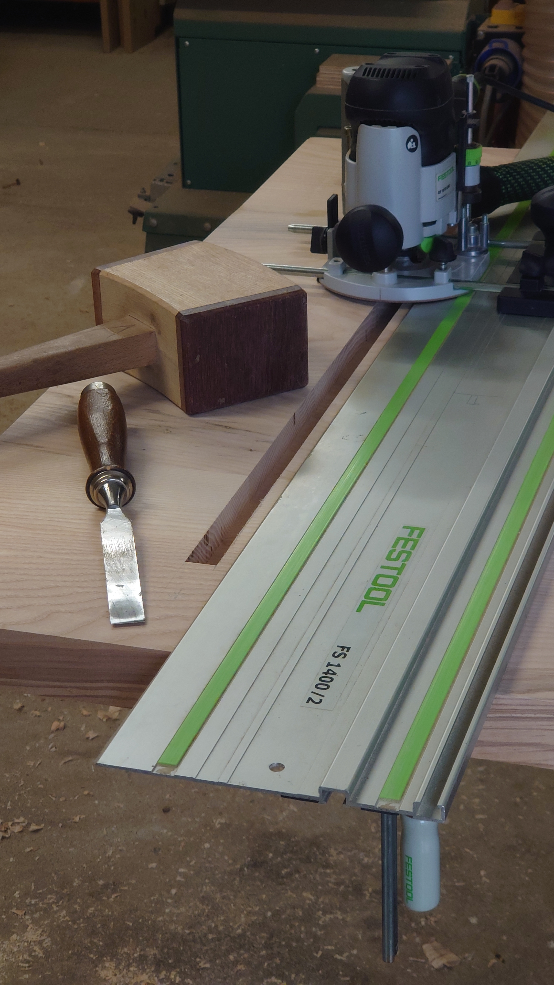 Atelier topobois rainurage raidisseurs plateaux