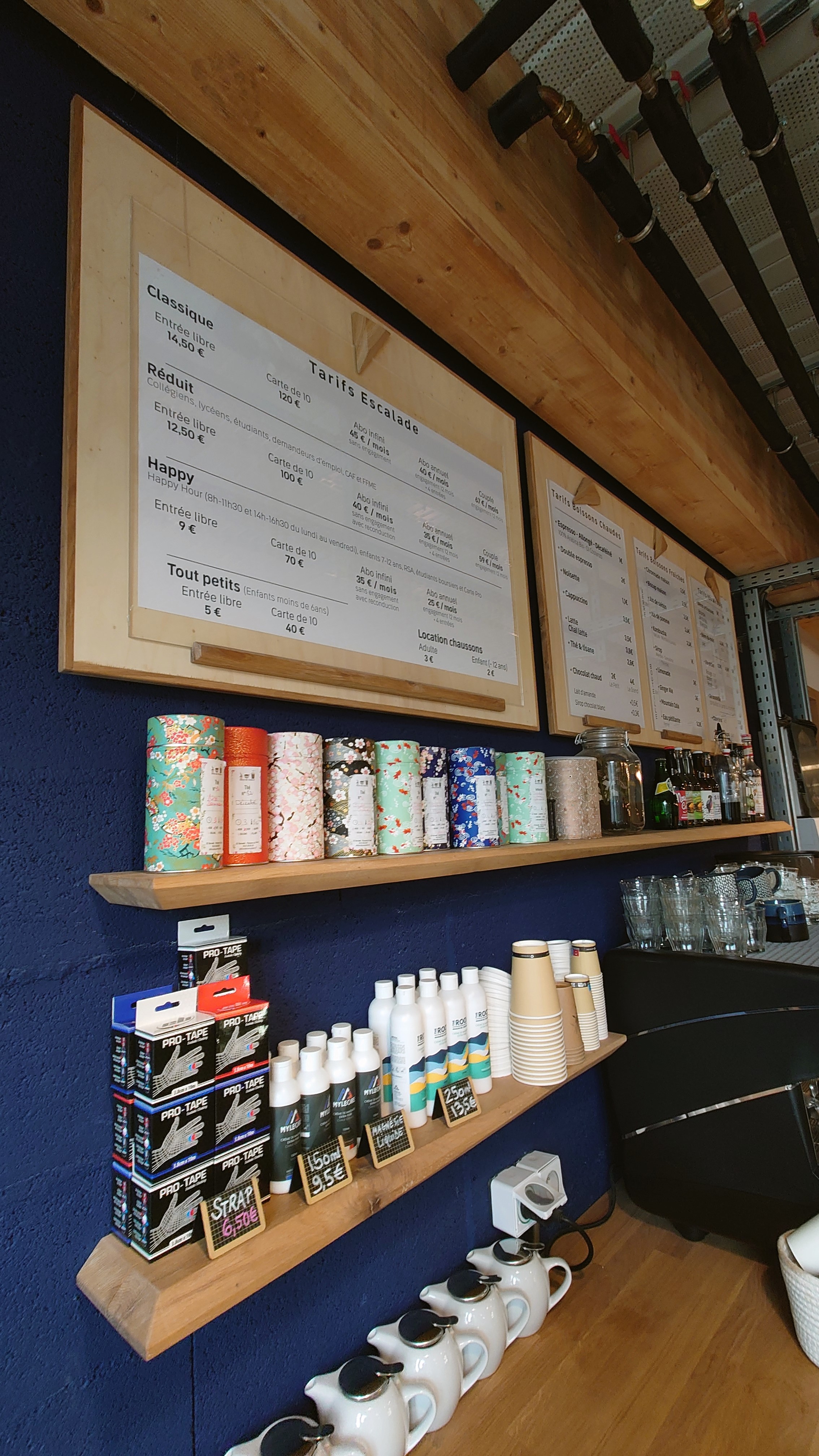 Atelier topobois etageres arriere bar