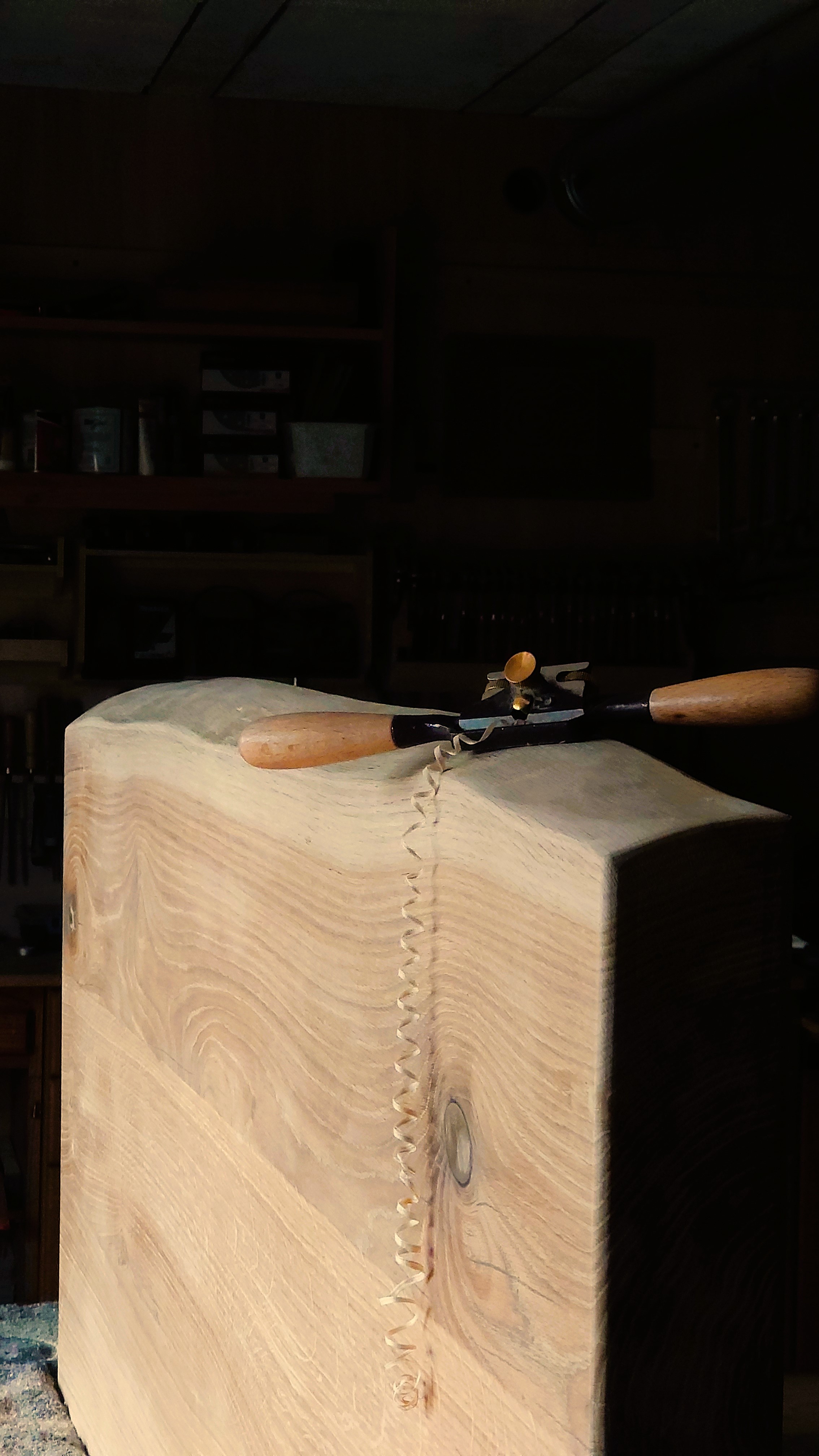 Atelier topobois ecroutage chant live edge vastringue