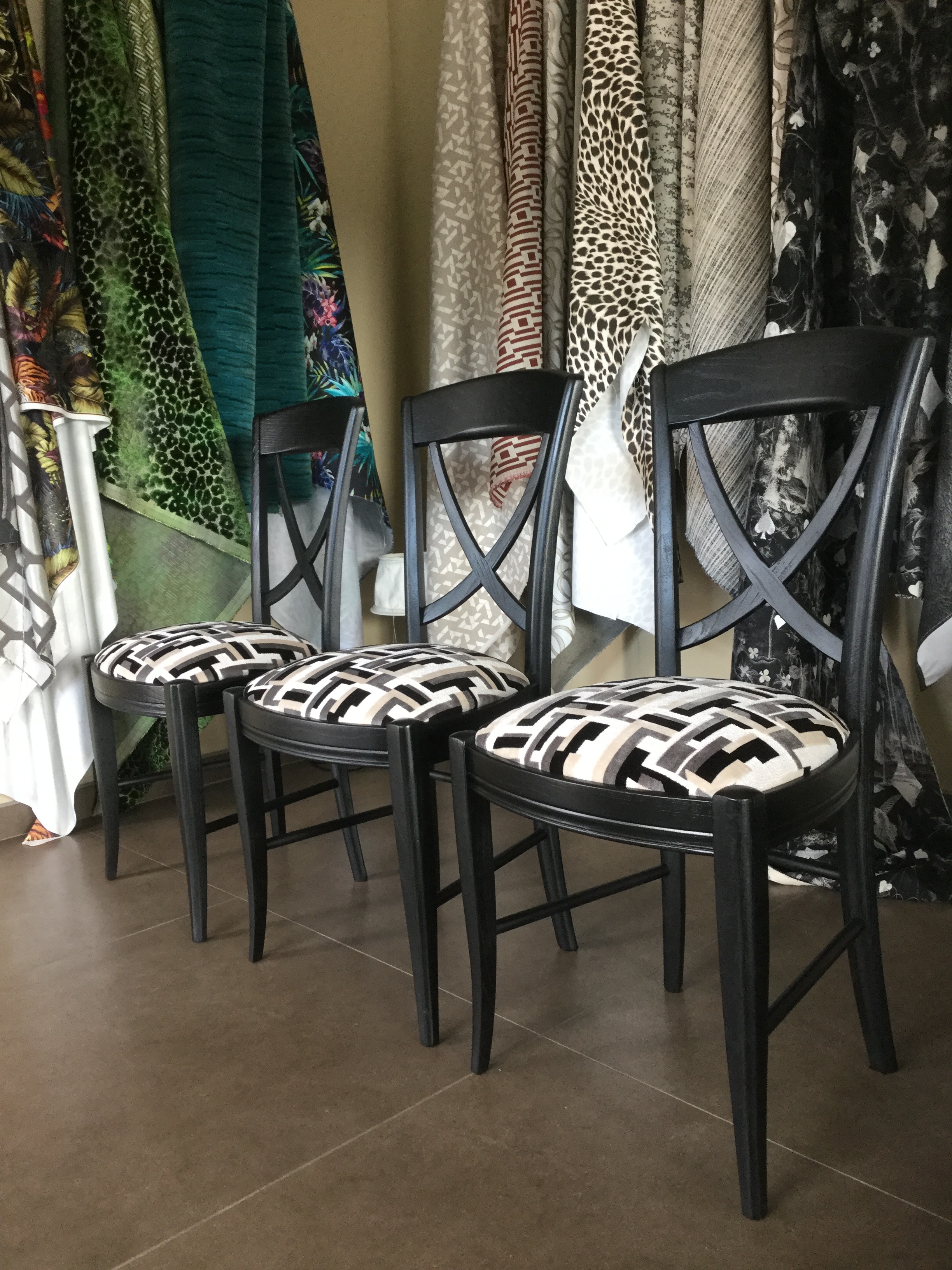 Tapissier decorateur atelier les renaissances refection restauration chaise fauteuil canape relooking meuble bordeaux saint medard en jalles lacanau eysines merignac cauderan le haillan 