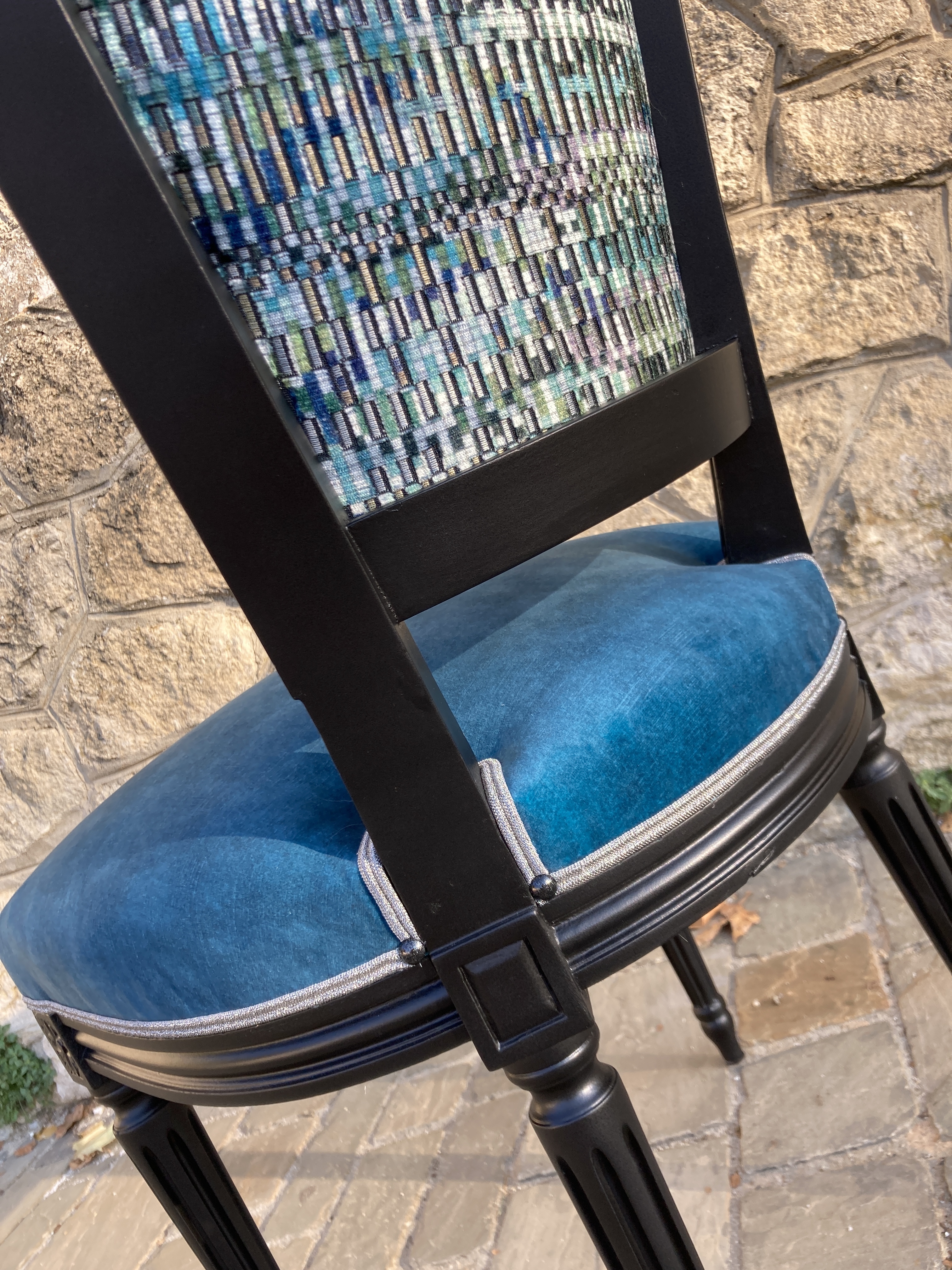 Tapissier decorateur atelier les renaissances refection chaises refection fauteuil relooking meuble saint medard en jalles bordeaux saint aubin de medoc lacanau merignac carcan gironde