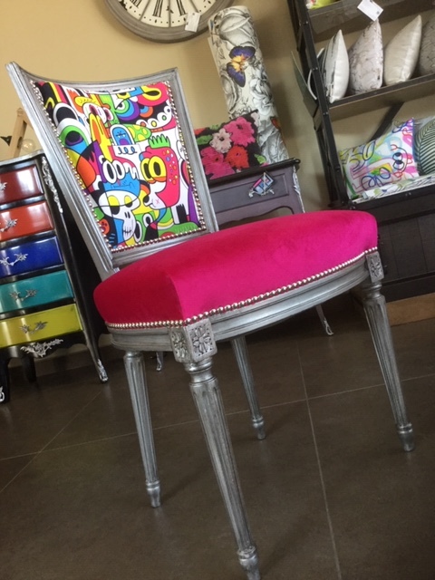 Relooking meuble et fauteuil restauration mobilier tapissier decorateur bordeaux et saint medard en jalles atelier les renaissances 