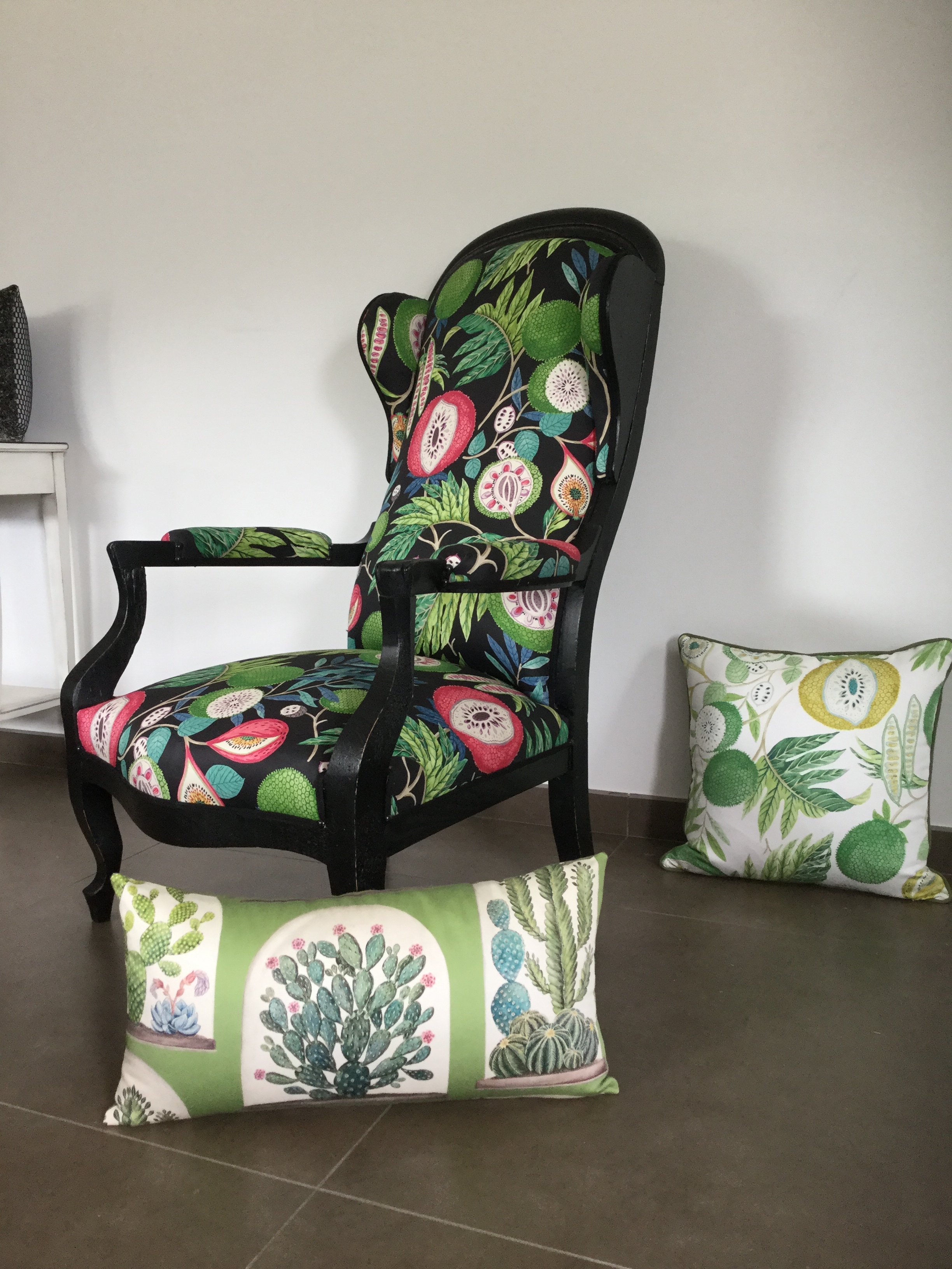 Atelierlesrenaissances tapissierdecorateur tapissierbordeaux tapissiersaintmedardenjalles tapissierblanquefort renovationfauteuil fauteuilvoltaire relookingmeuble