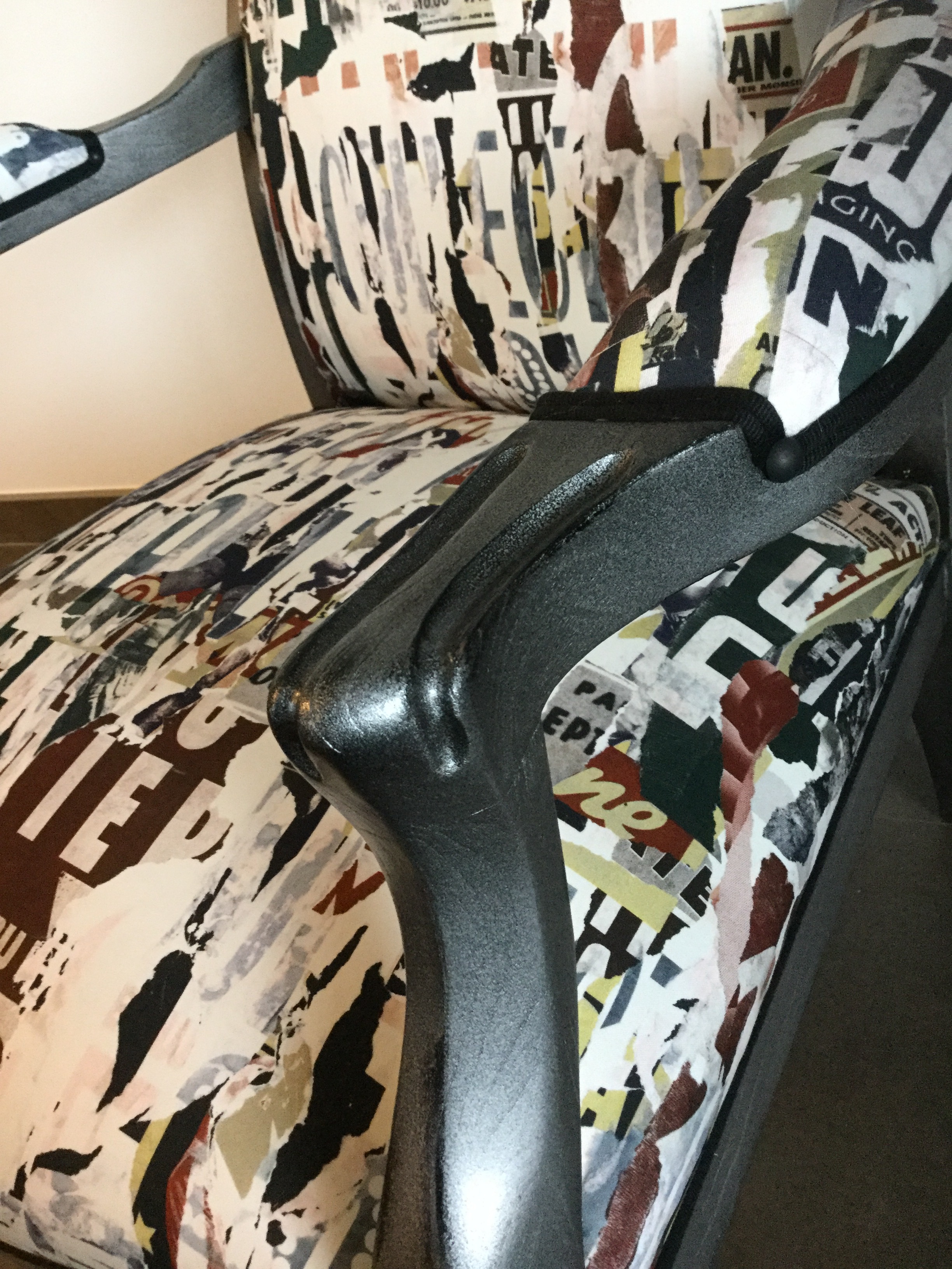 Atelierlesrenaissances tapissierdecorateur tapissierbordeaux tapissiersaintmedardenjalles tapissierblanquefort renovationfauteuil fauteuilvoltaire relookingmeuble