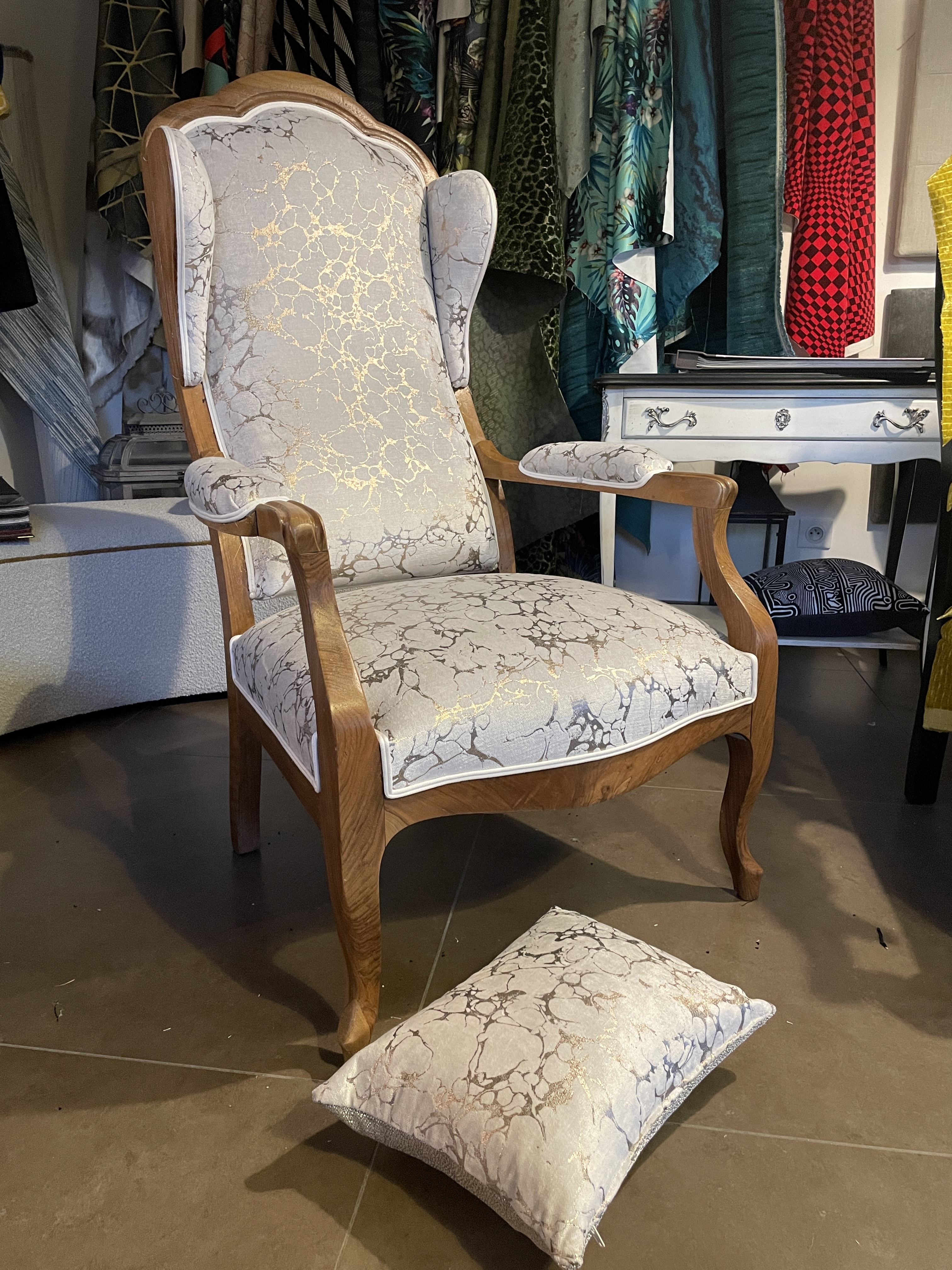 Atelier les renaissances tapissier decorateur tapissier saintmedardenjalles tapissier saintaubindemedoc bordeaux medoc refectionfauteeuilvoltaire
