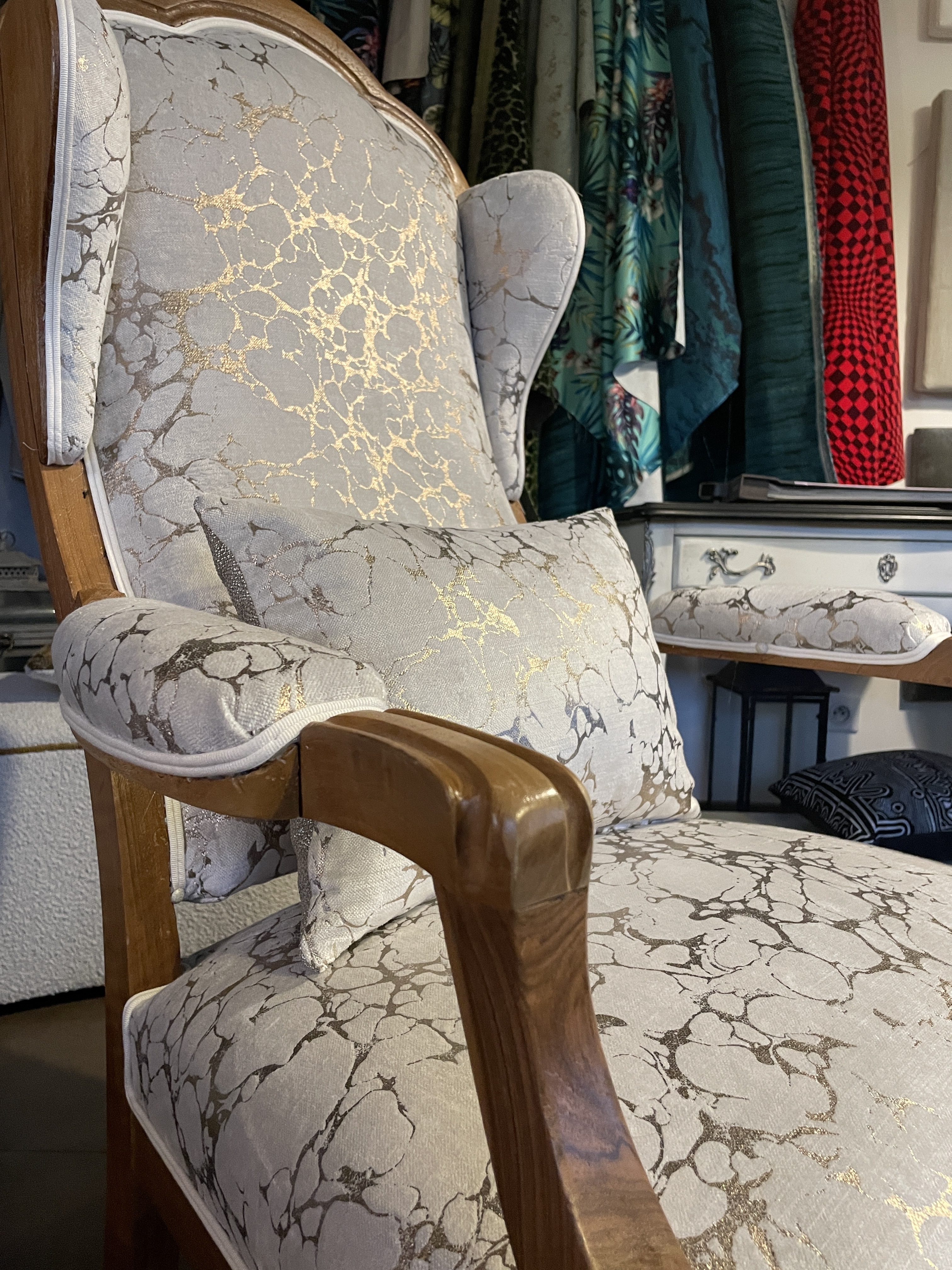 Atelier les renaissances tapissier decorateur relooking fauteuil saint aubin de medoc tapissier bordeaux tapissier medoc tapissier saint medard en jalles