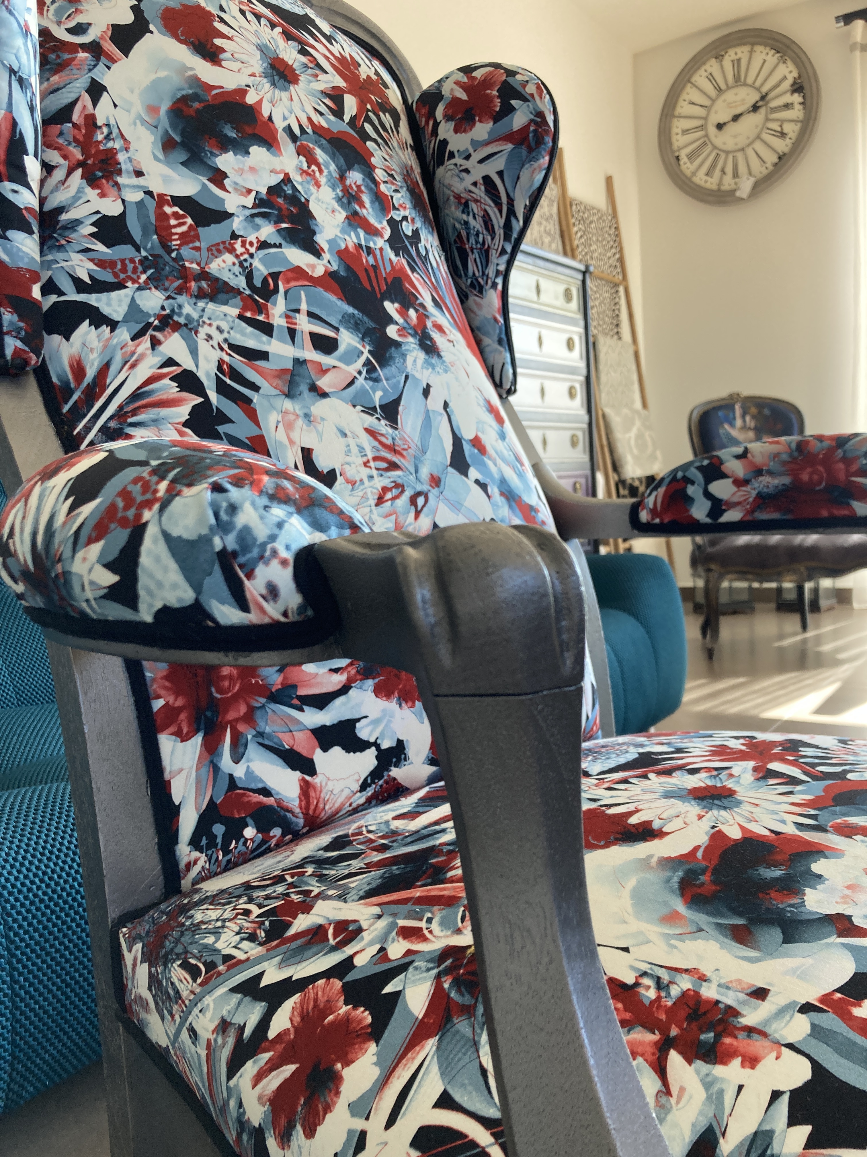 Atelierlesrenaissances tapissierdecorateur relookingmeuble tapissierbordeaux tapissiersaintmedardenjalles refectionfauteuil fauteuilvoltaire ebeniste stagetapisserie tapissierblanquefort 