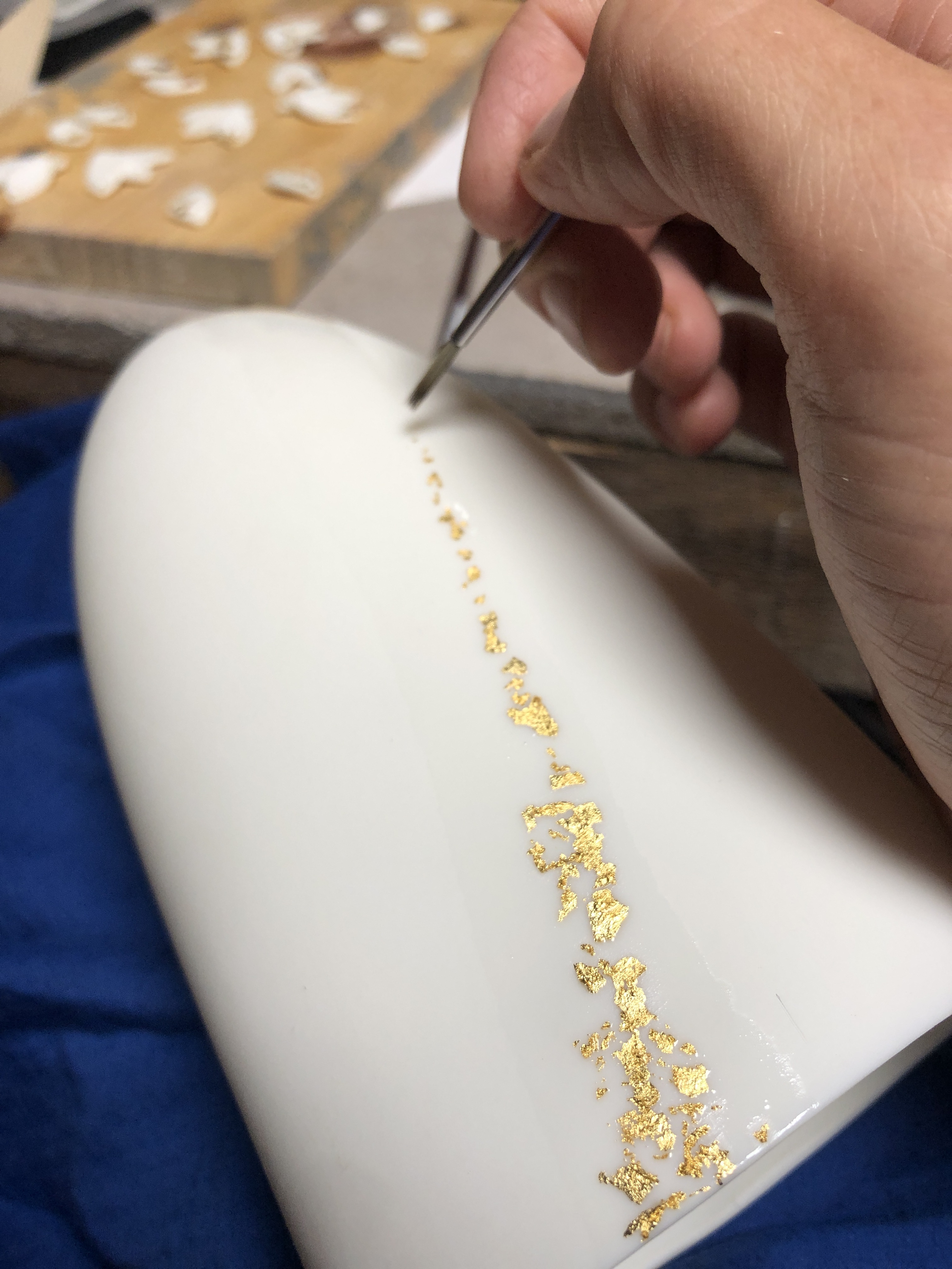Abat jour porcelaine paillettes or lechantdelemail