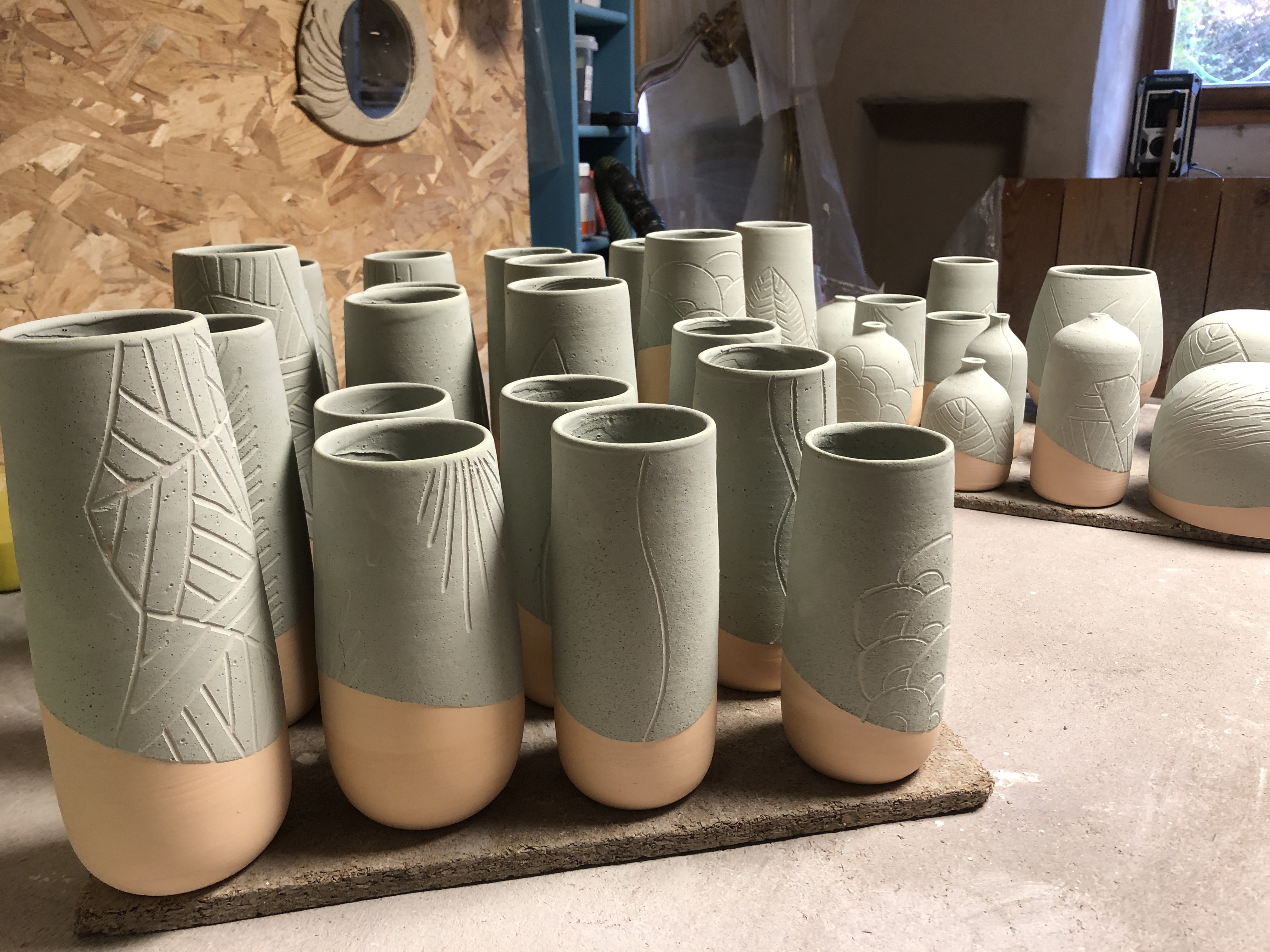 Emaillage poterie atelier motifs lechantdelemail
