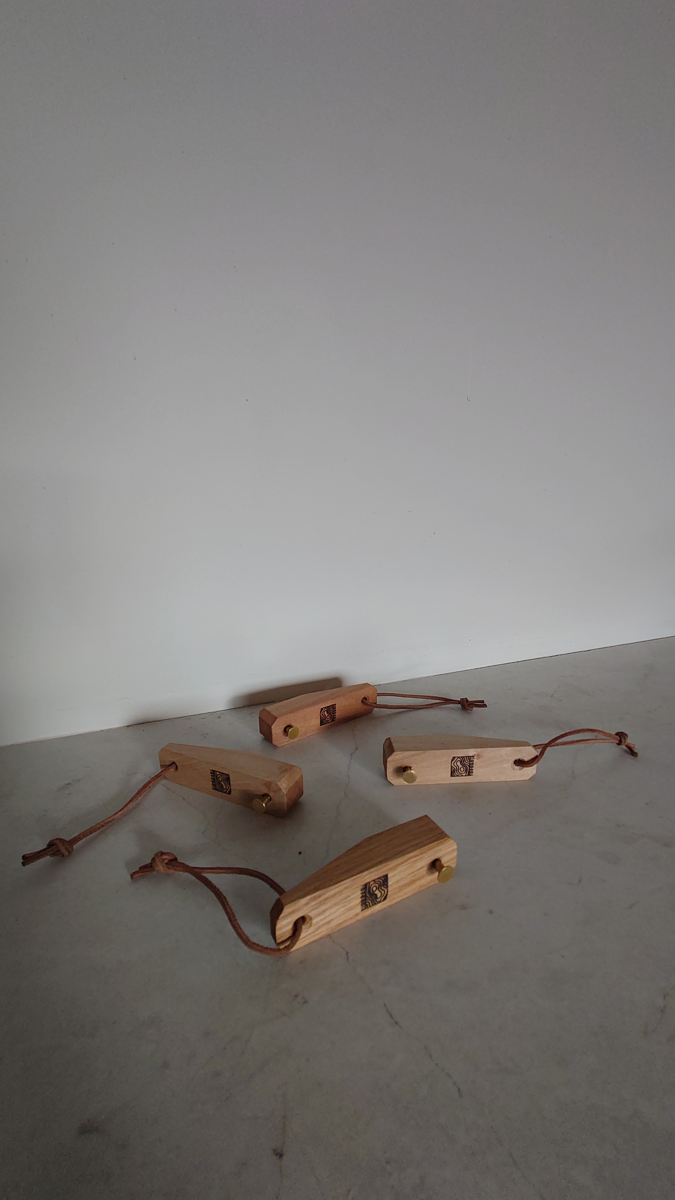 Atelier topobois-fourcat-decapsuleur-hetre-chene