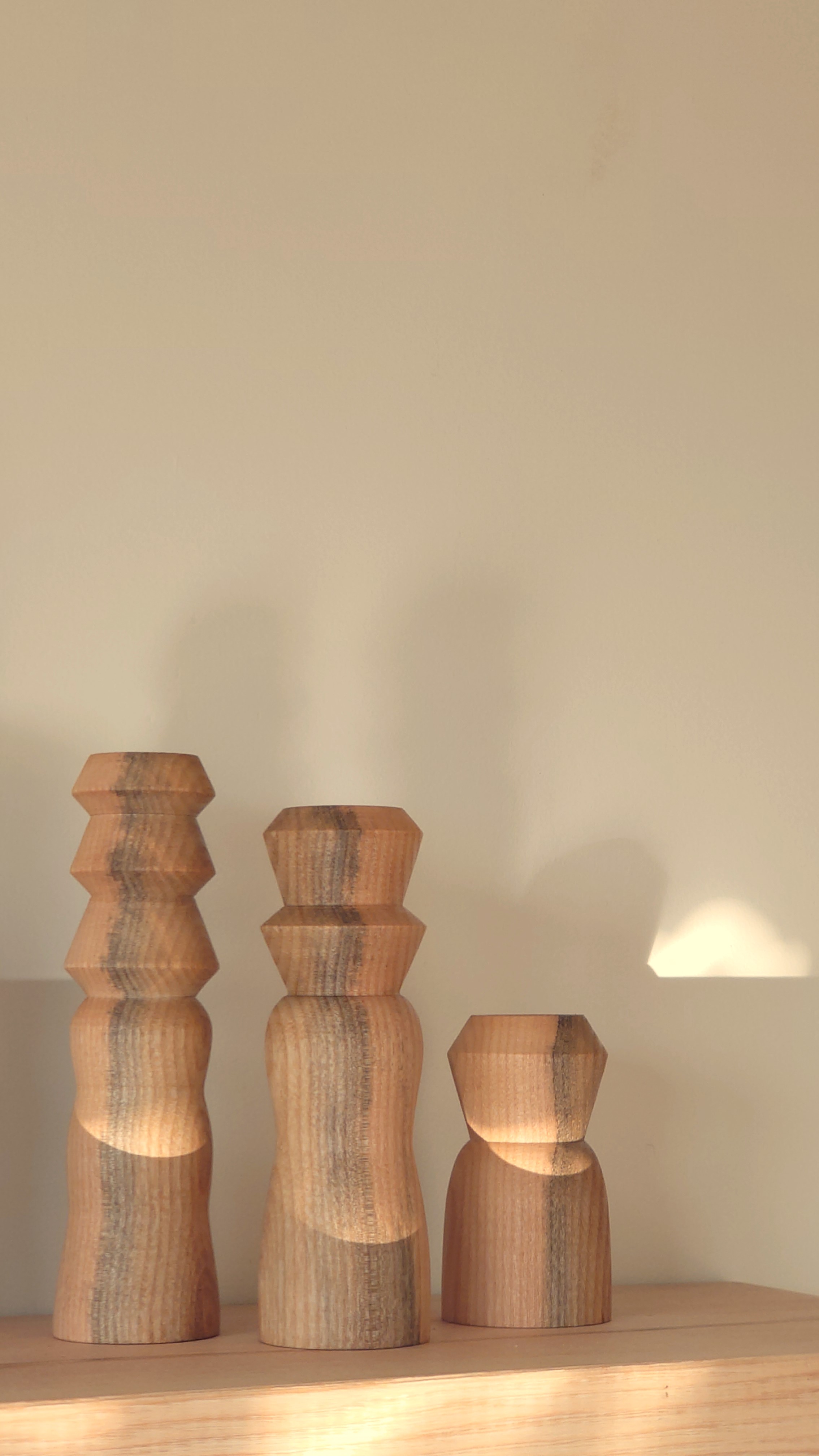 Atelier Topobois-LOMBRIVES-Soliflores-Bougeoirs-Hetre-echaufe