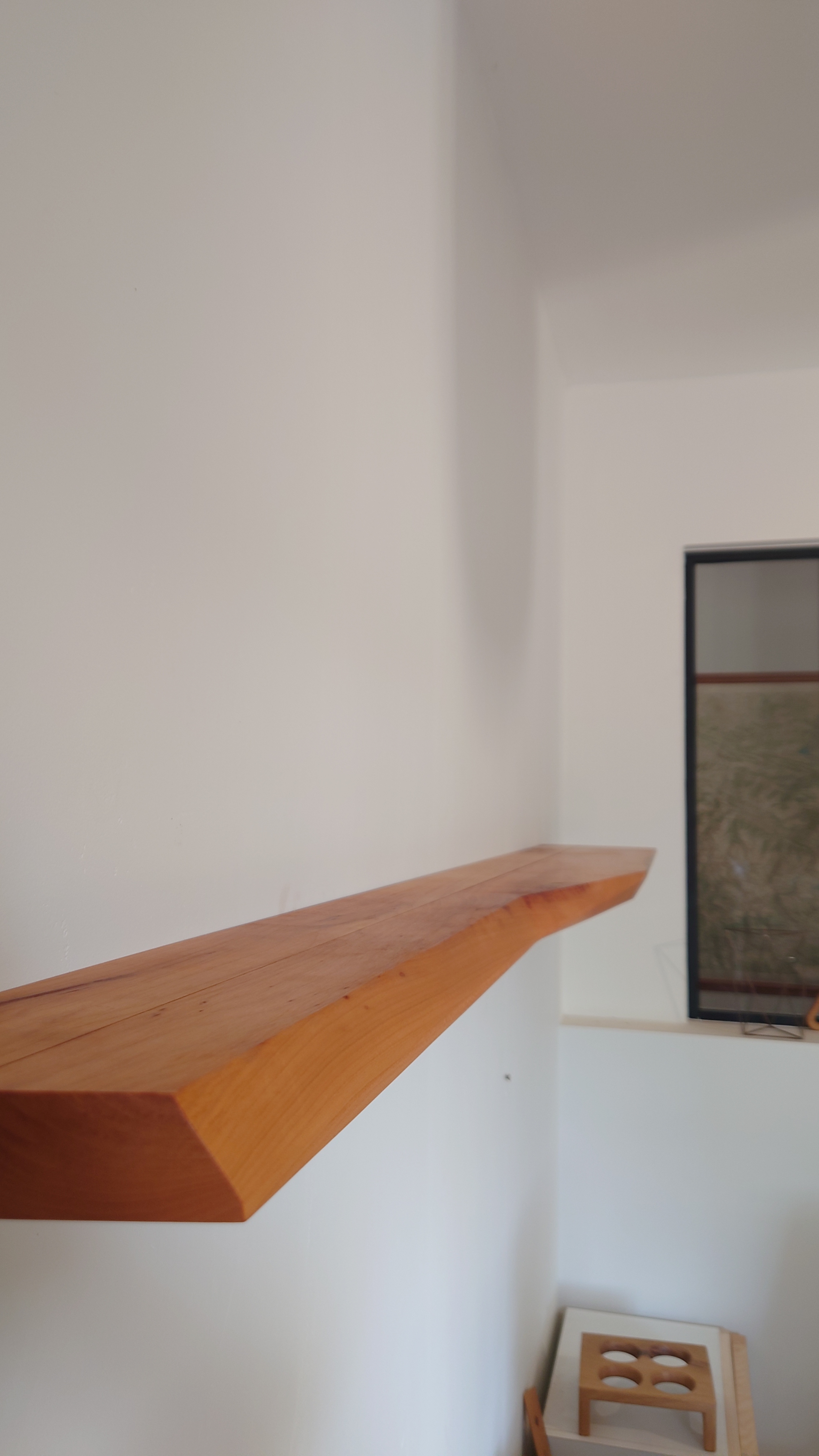 Atelier Topobois-LEGRILLOU-Etagere-chant-sculpte