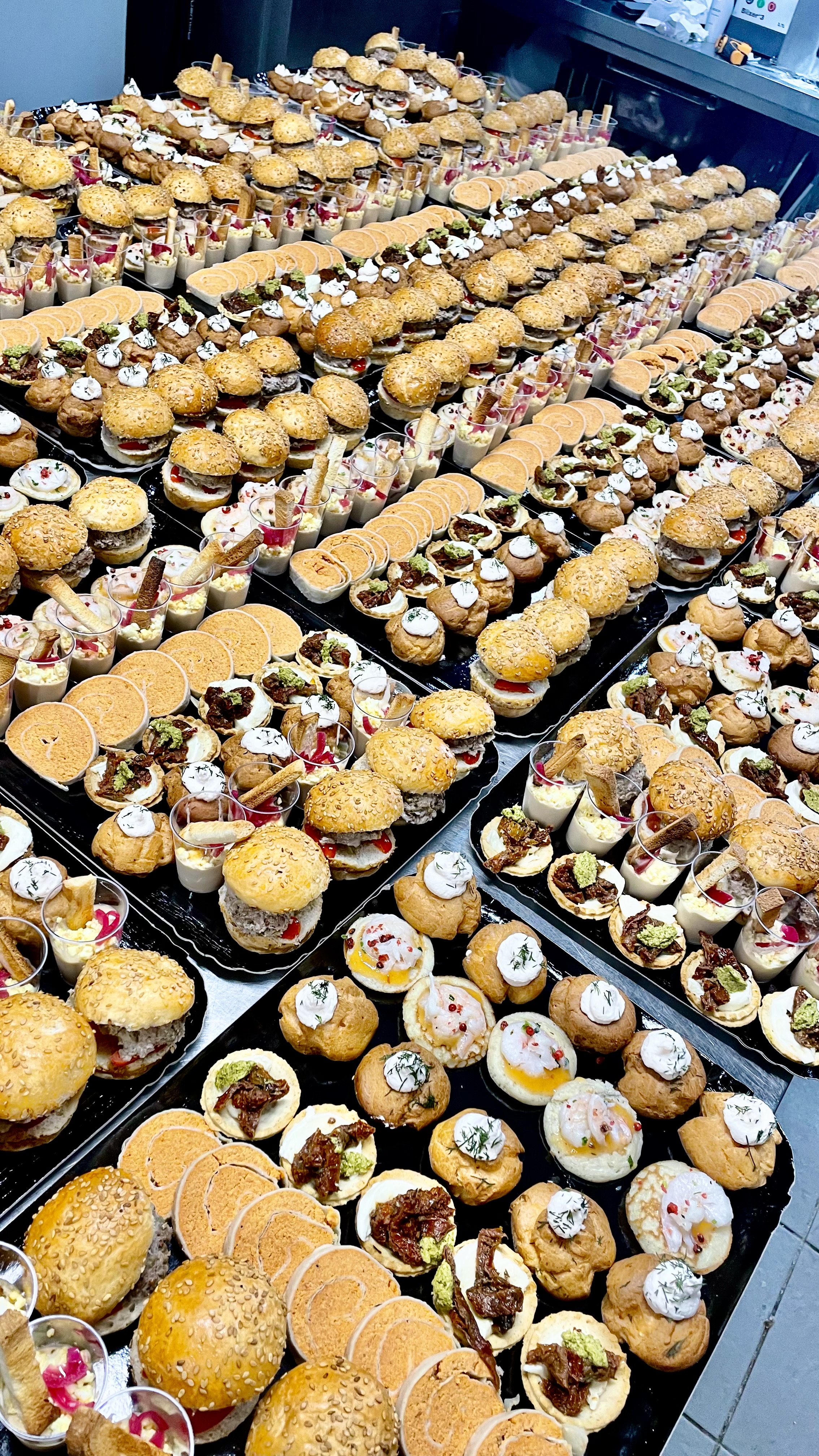 Plateaux traiteur aperitif dinatoire buffet nord isere bourgoinjallieu like eat seminaires entreprises