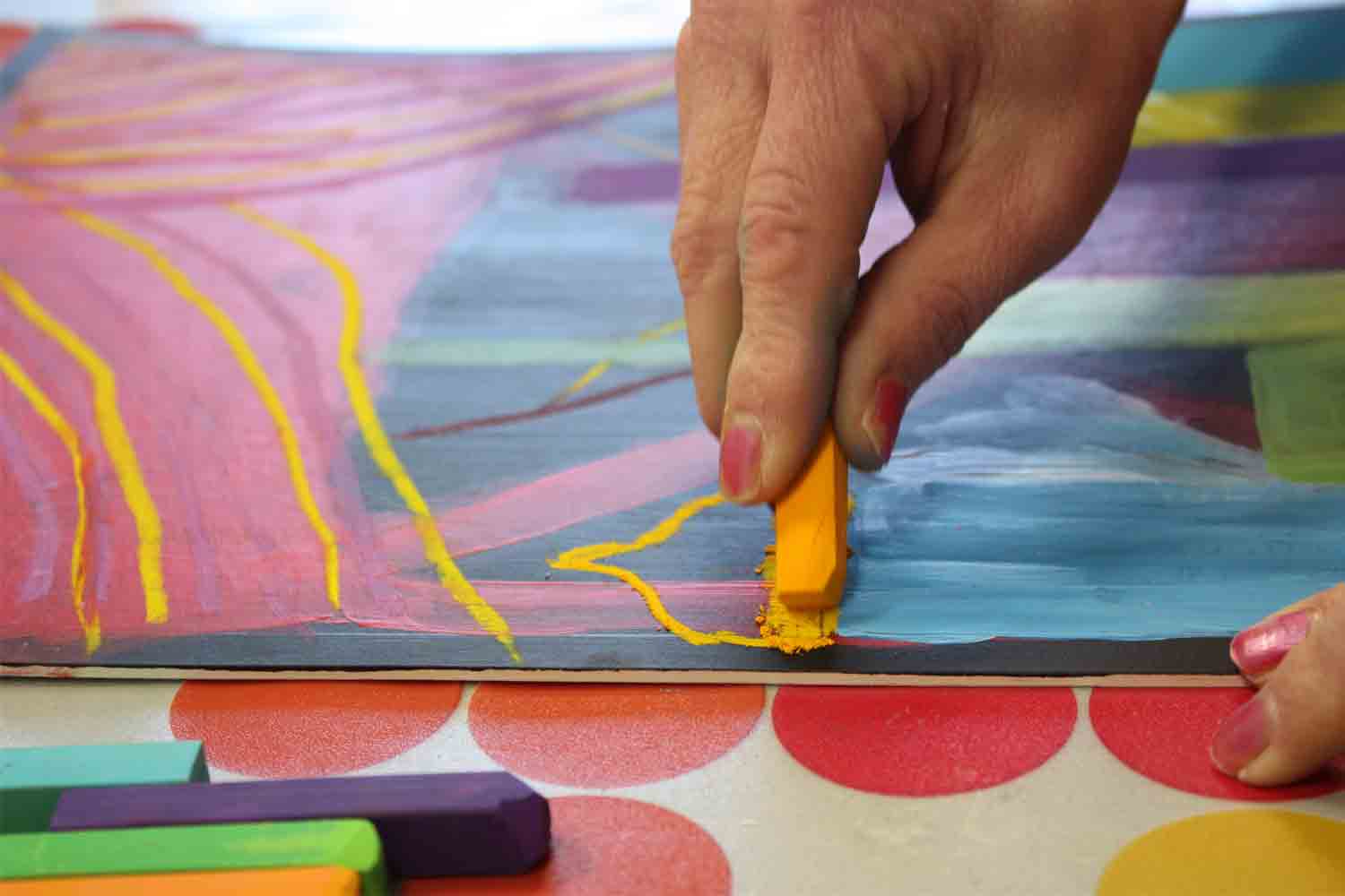 Ateliers d'art thérapie en petit groupe pour adultes et adolescents  à Biganos pour résoudre toute problèmatique grâce à l'utilisation de formes simples, en cabinet.