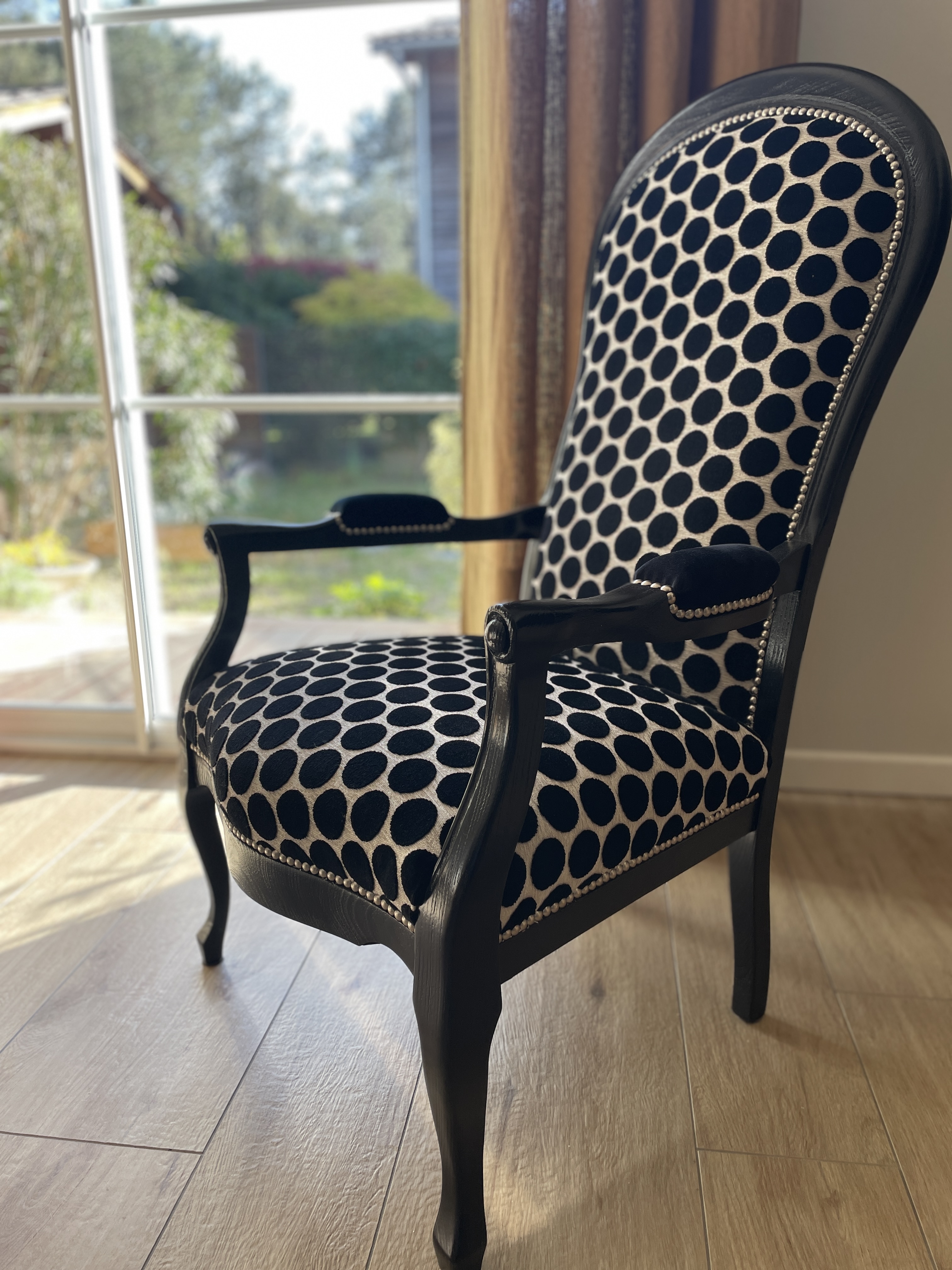 Fauteuilvoltaire atelierlesrenaissances tapissier saintmedardenjalles tapissierlacanau tapissierbordeaux fauteuil voltaire
