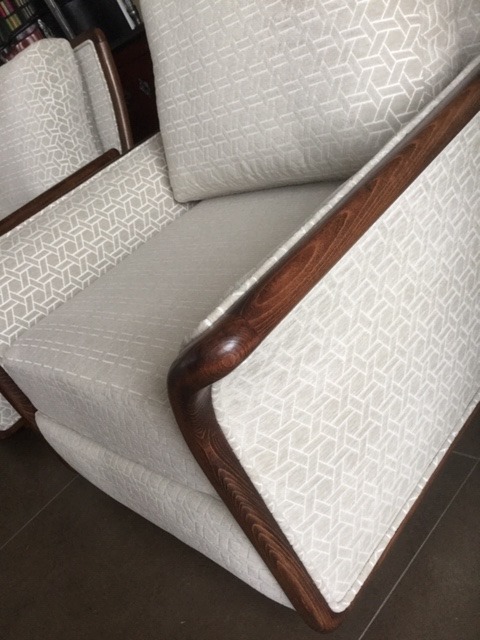 Atelierlesrenaissances tapissierdecorateur tapissierbordeaux tapissiermedoc saintmedardenjalles tapissierlacanau refectioncanape relookingfauteuil stagetapisserie formationtapisserie courstapisserie blanquefort