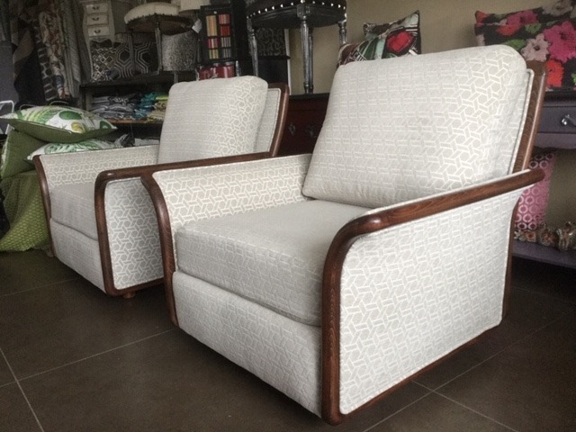 Atelierlesrenaissances tapissierdecorateur tapissierbordeaux tapissiermedoc saintmedardenjalles tapissierlacanau refectioncanape relookingfauteuil stagetapisserie formationtapisserie courstapisserie