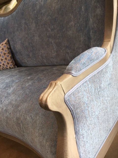 Refection relooking fauteuil canape2 meuble bibliotheque salle a manger buffet enfilade tapissier decorateur gironde bordeaux saint medard en jalles atelierlesrenaissances