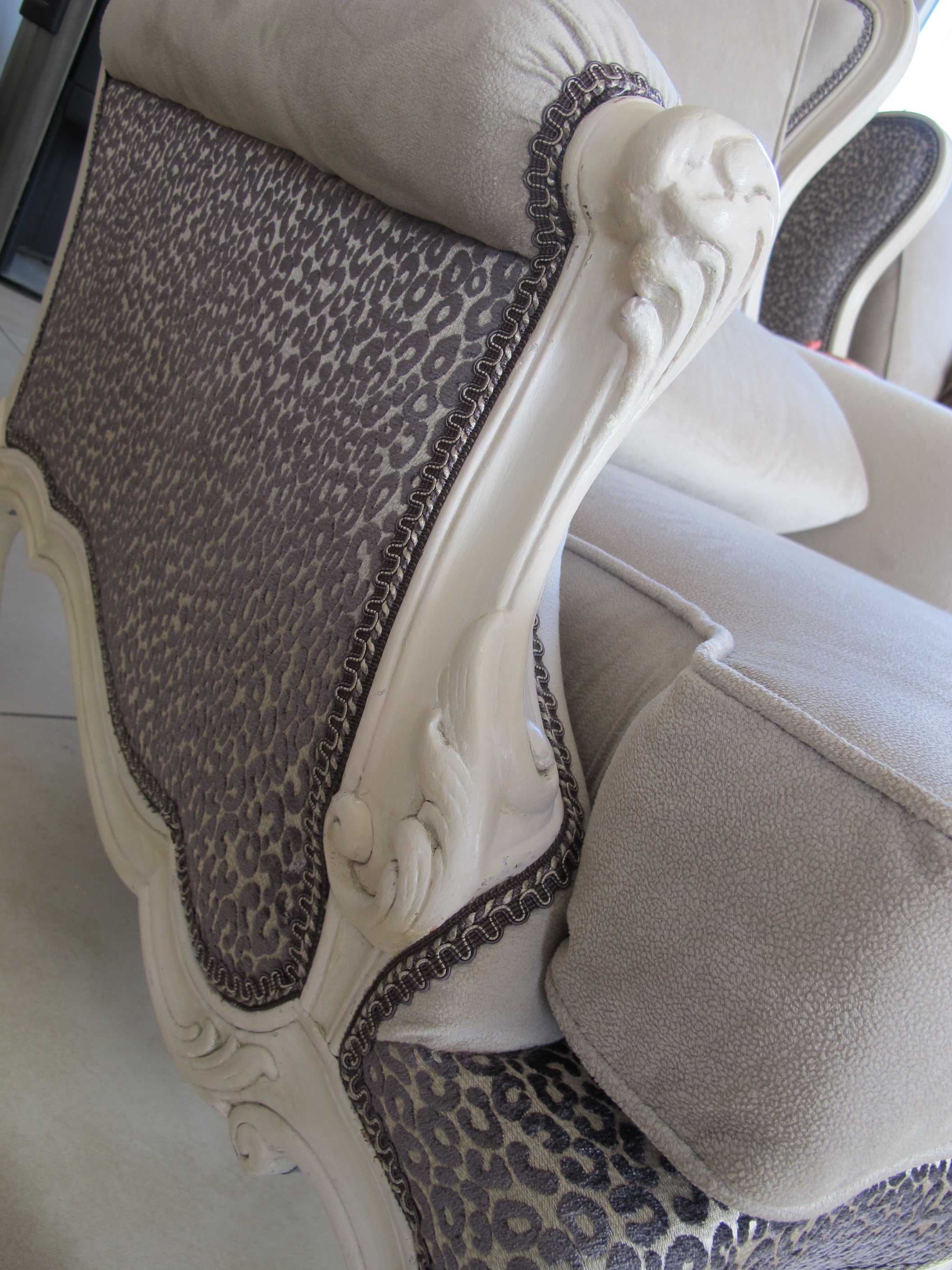 Refection restauration relooking fauteuil chaise canape meuble meridienne 27 tapissier decorateur bordeaux st medard en jalles atelier les renaissances
