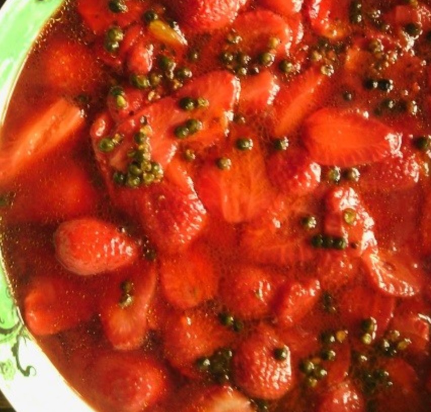 Salade-de-fraises-a-l-huile-d-olive-vanillee