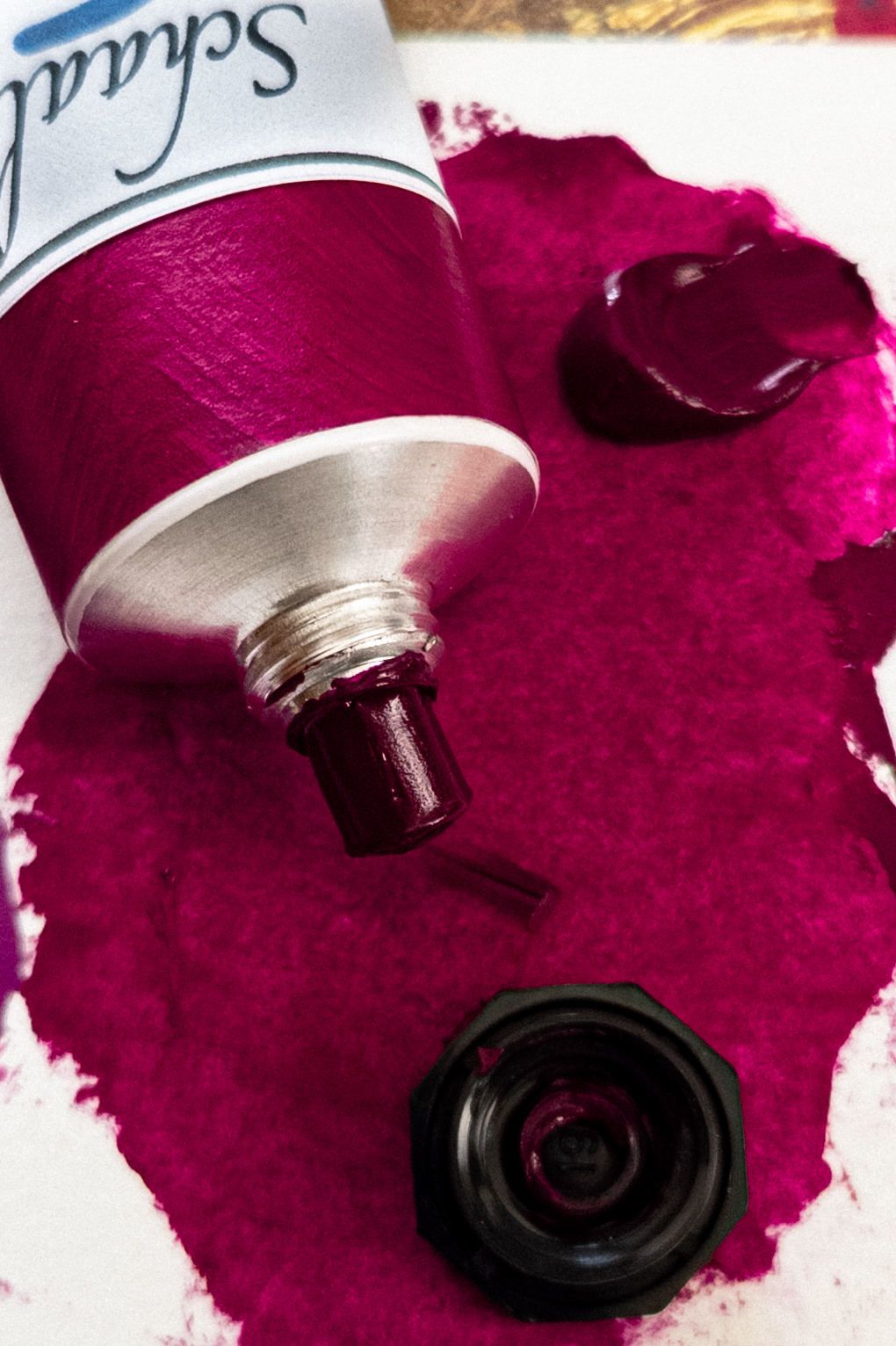 SCHAAL – Extra-Fine Oil Paints & Gouache for Artists. Magenta oil color for artists