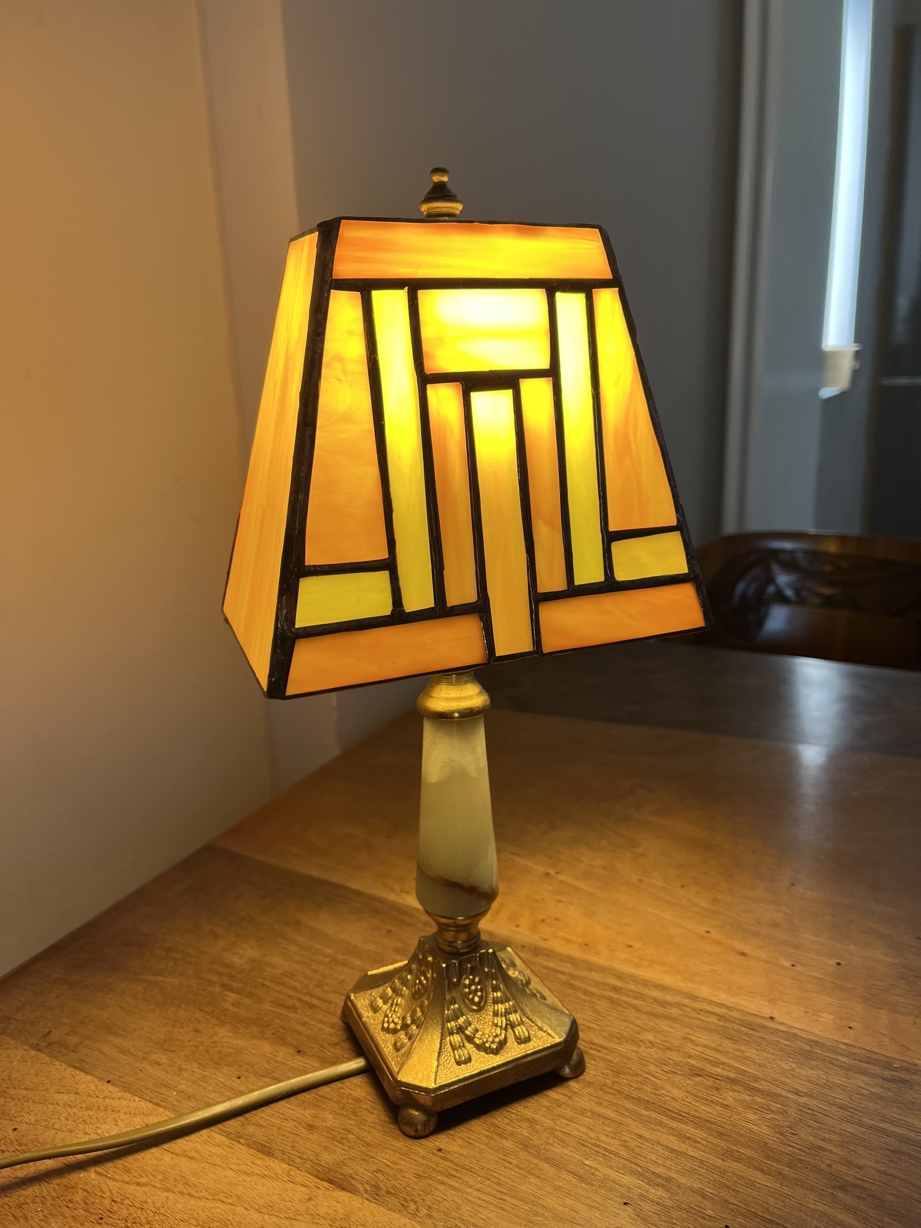 88 a4mains la dame de verre montelimar france