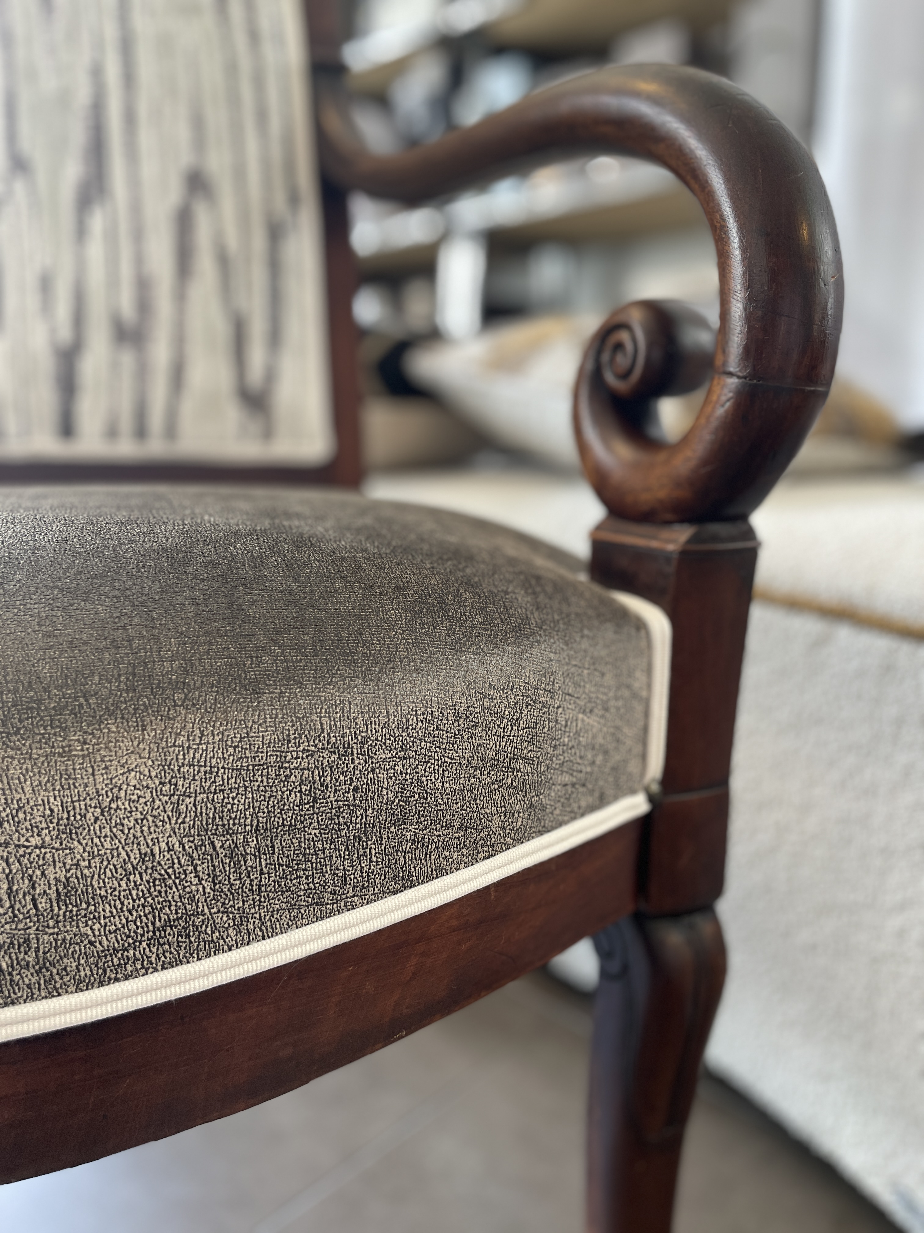 Atelier les renaissances tapissier decorateur relookingmeubles refectionfauteuil ebenisterie saint aubin de medoc saint medard en jalles bordeaux andernos lacanau