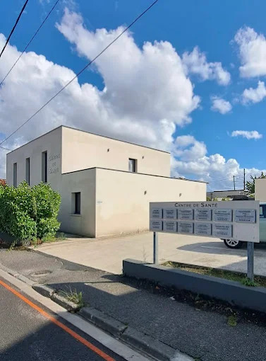 Photo entree cabinet