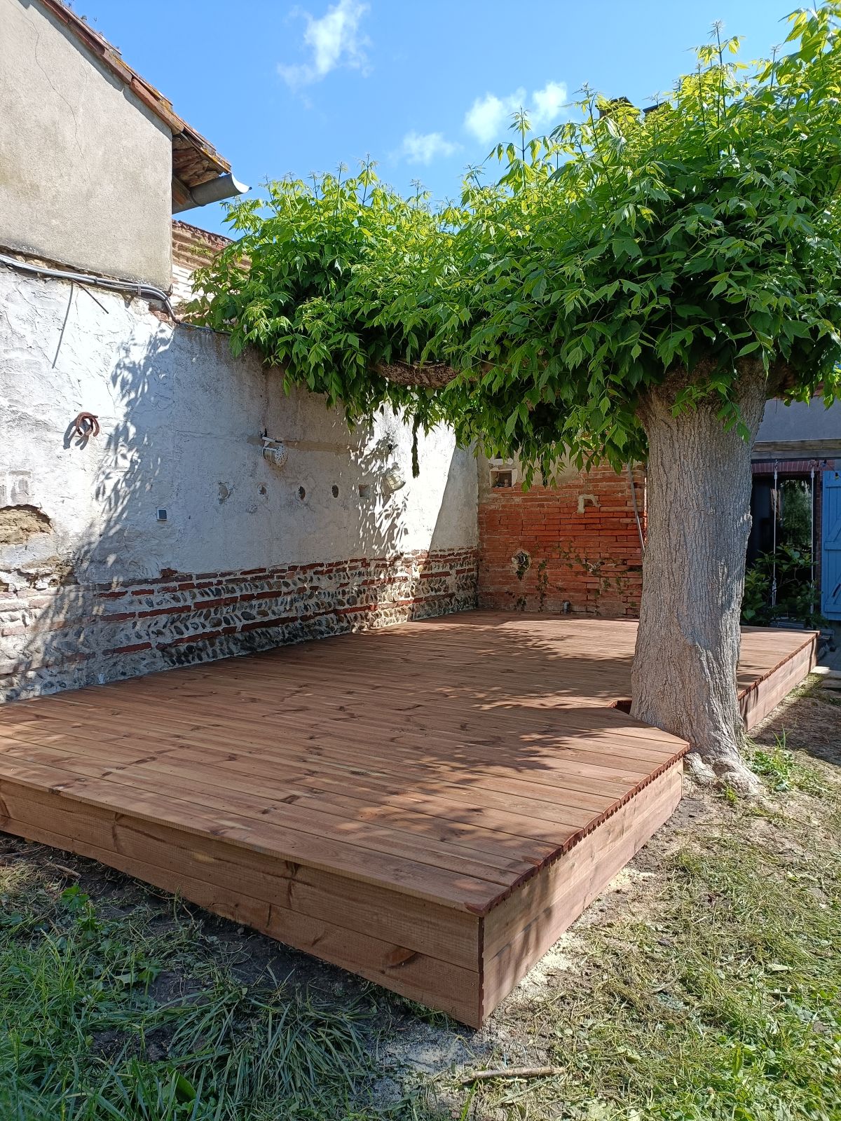 Terrasse bois bressols