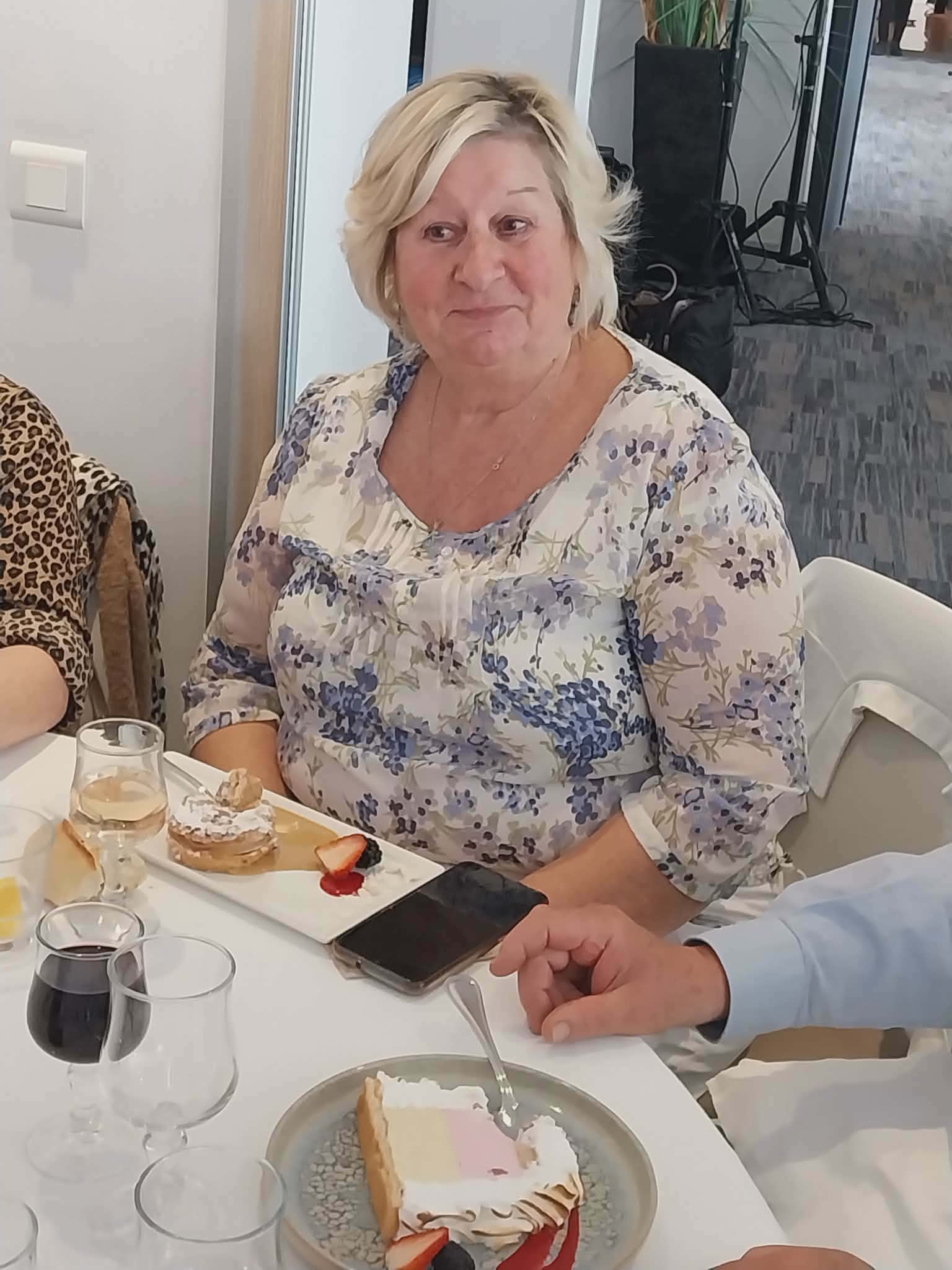 65f082fc 4aef 46de 834d 94bb1f6c96e6