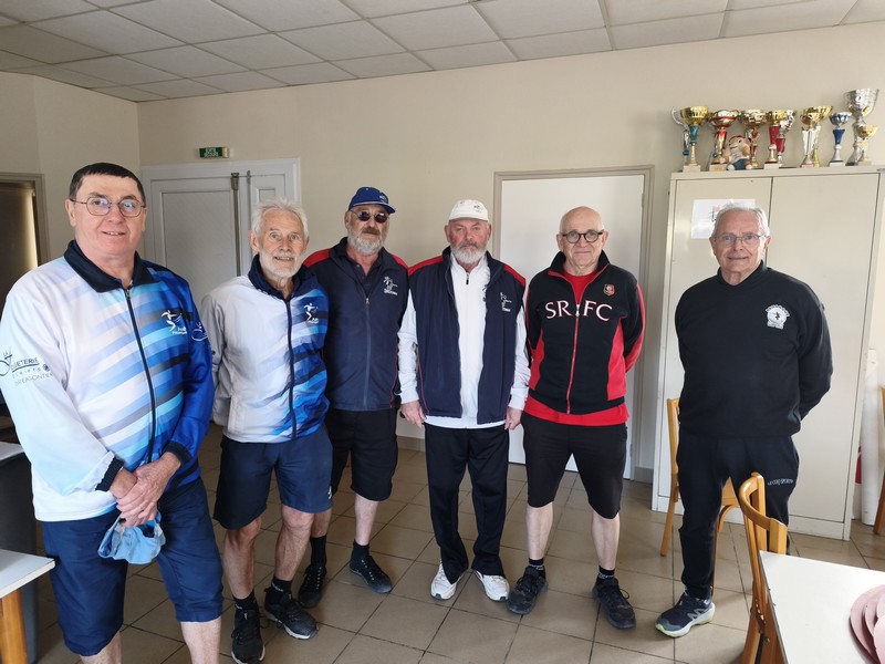 Photo-de-3-equipes-gagantes-a-4-partie-a-Cosse