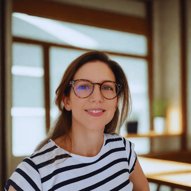 Estelle Trouche enseignante spécialisée Dys, TDAH, Autisme