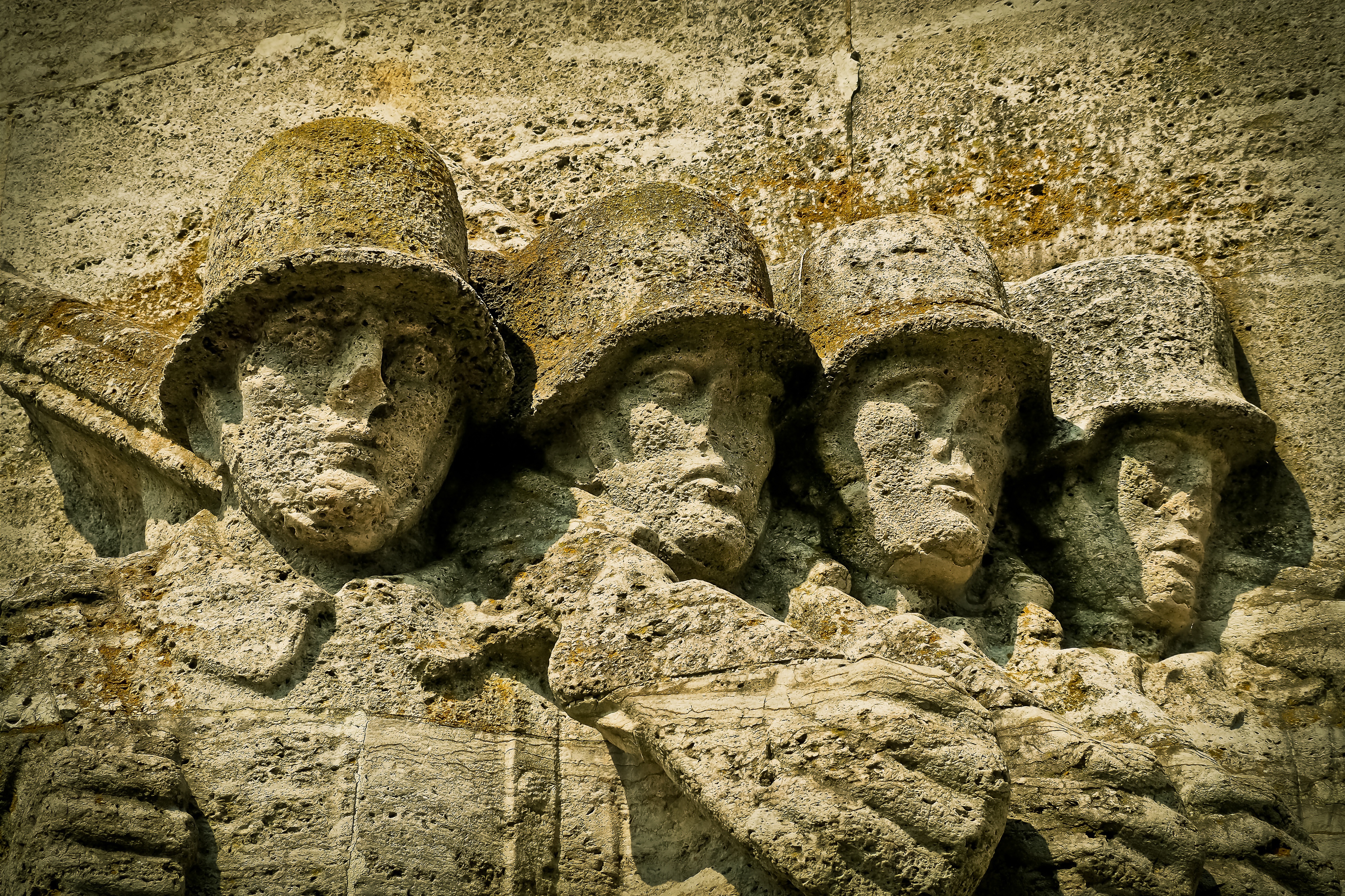 Laicite-56-monument-aux-morts