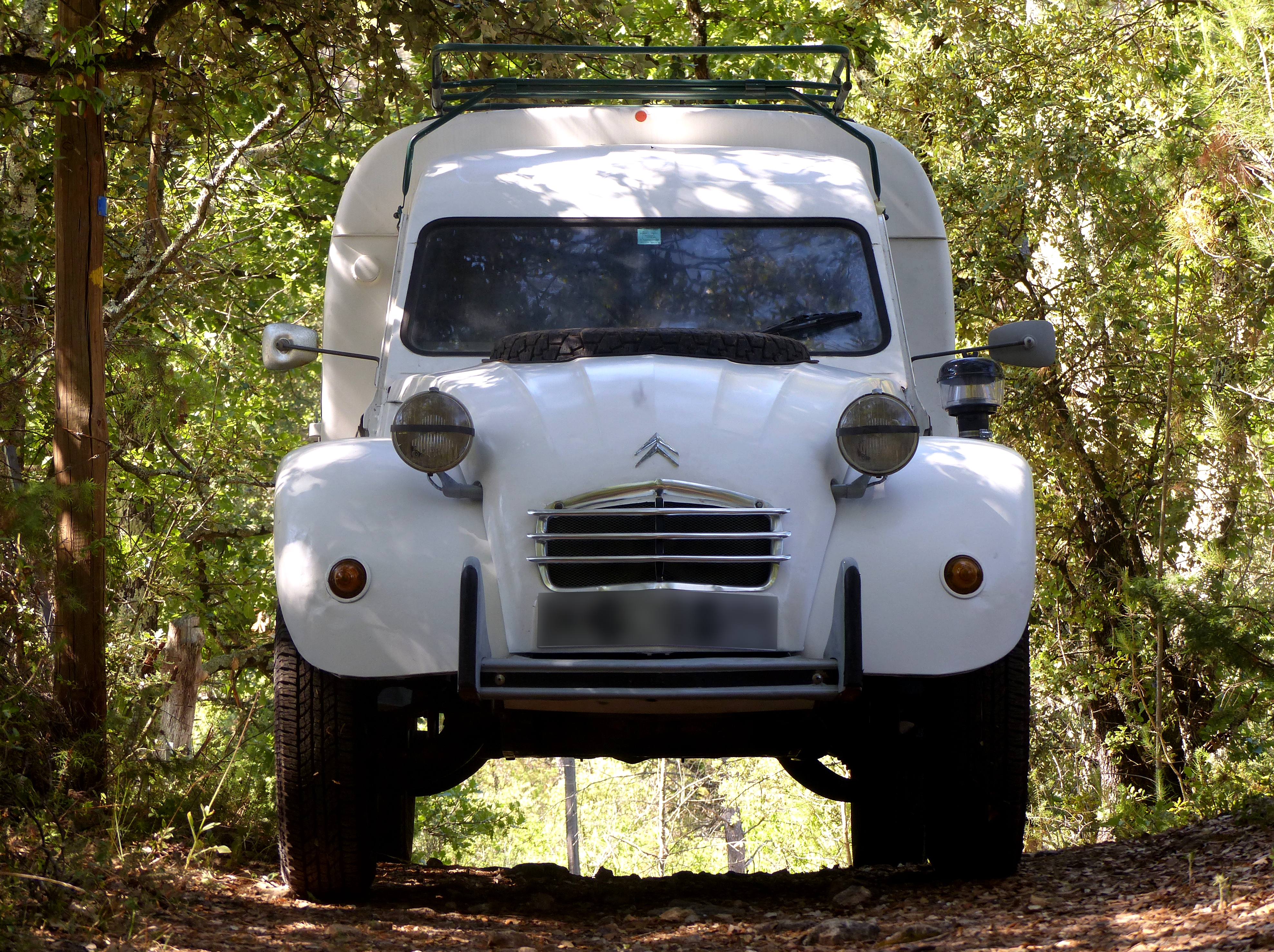 Sahara Mauritanie 2cv dunes aventure expédition franchissement guide points gps 4x4 voyage désert hors-piste circuits peintures rupestres oasis palmeraies puits pistes itinéraires gueltas chameaux dromadaires nomades adrar oued préhistoire archéologie néolithique routes Cyril et Sylvie Erg Chech