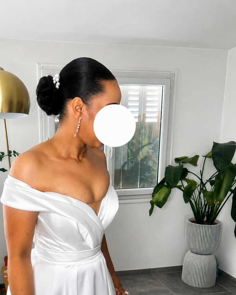 Découvrez notre prestation mariée glamour à Vienne avec coiffure et maquillage élégants réalisés sur mesure pour sublimer votre beauté le jour de votre mariage. Notre salon crée des mises en beauté raffinées, modernes et longue tenue adaptées à votre style, votre robe et votre événement. Profitez d’un accompagnement professionnel pour un rendu glamour, sophistiqué et inoubliable lors du plus beau jour de votre vie.