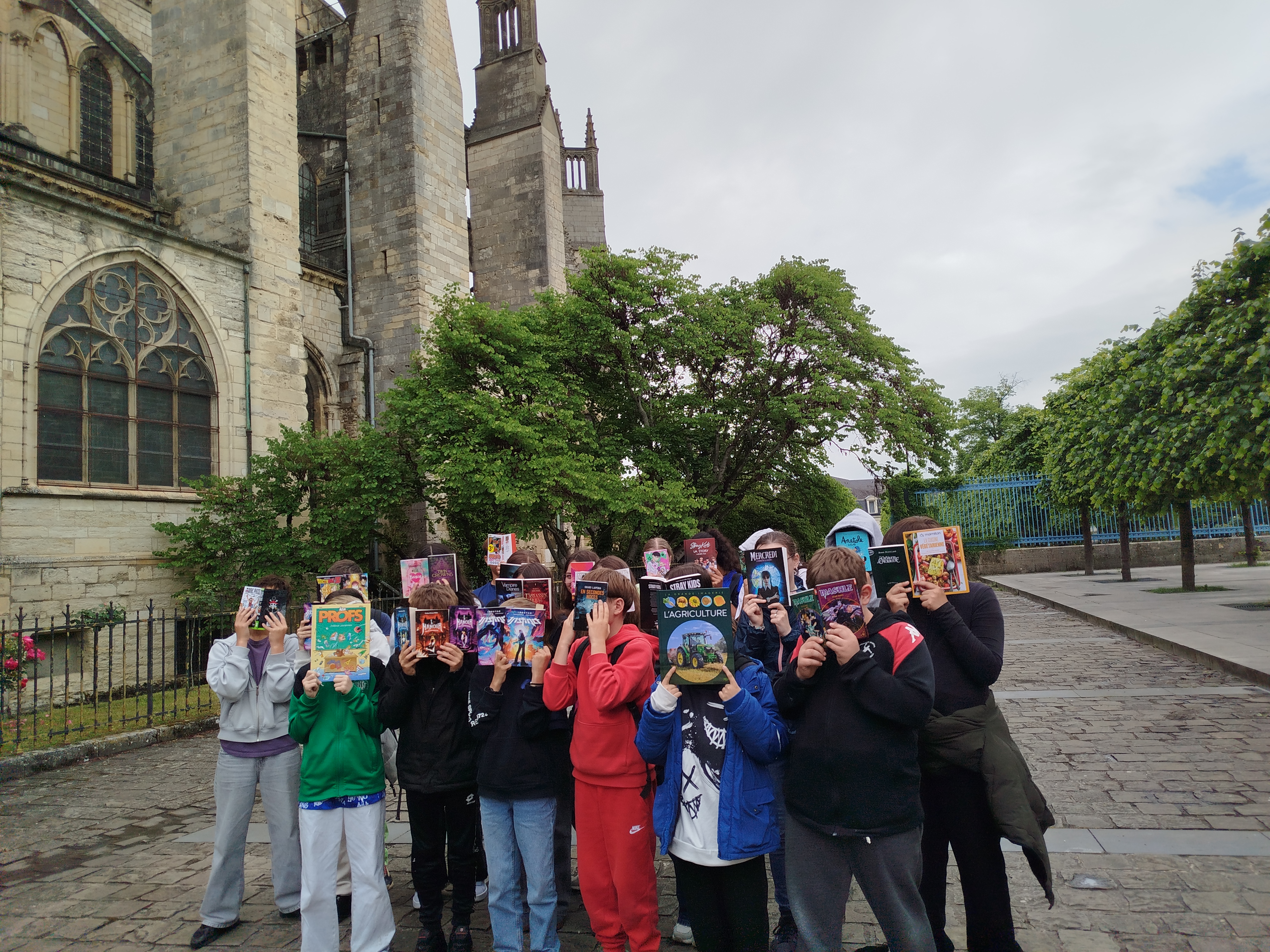 Bourges : les collégiens à la découverte des métiers du livre et du patrimoine