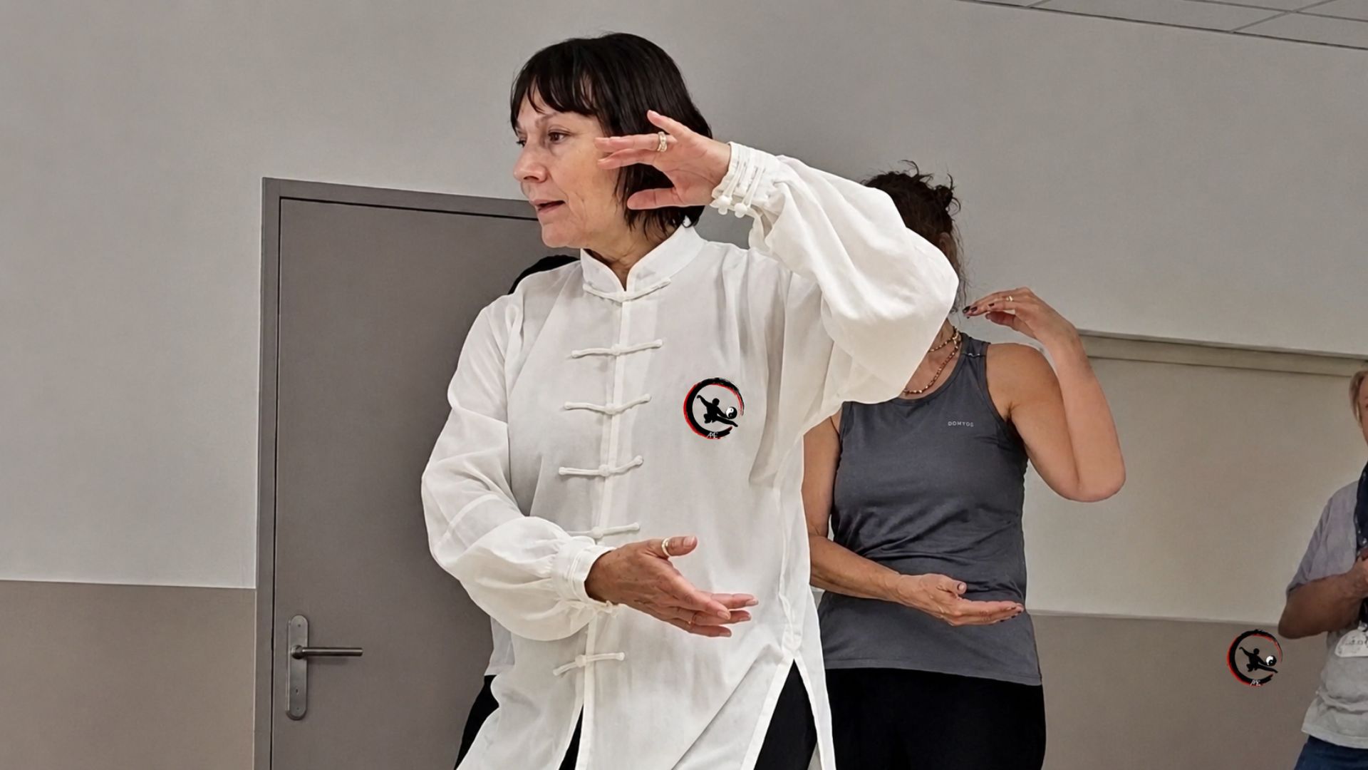 Qi gong tai chi equipe atelier entreprise bourgoin art du mieux etre