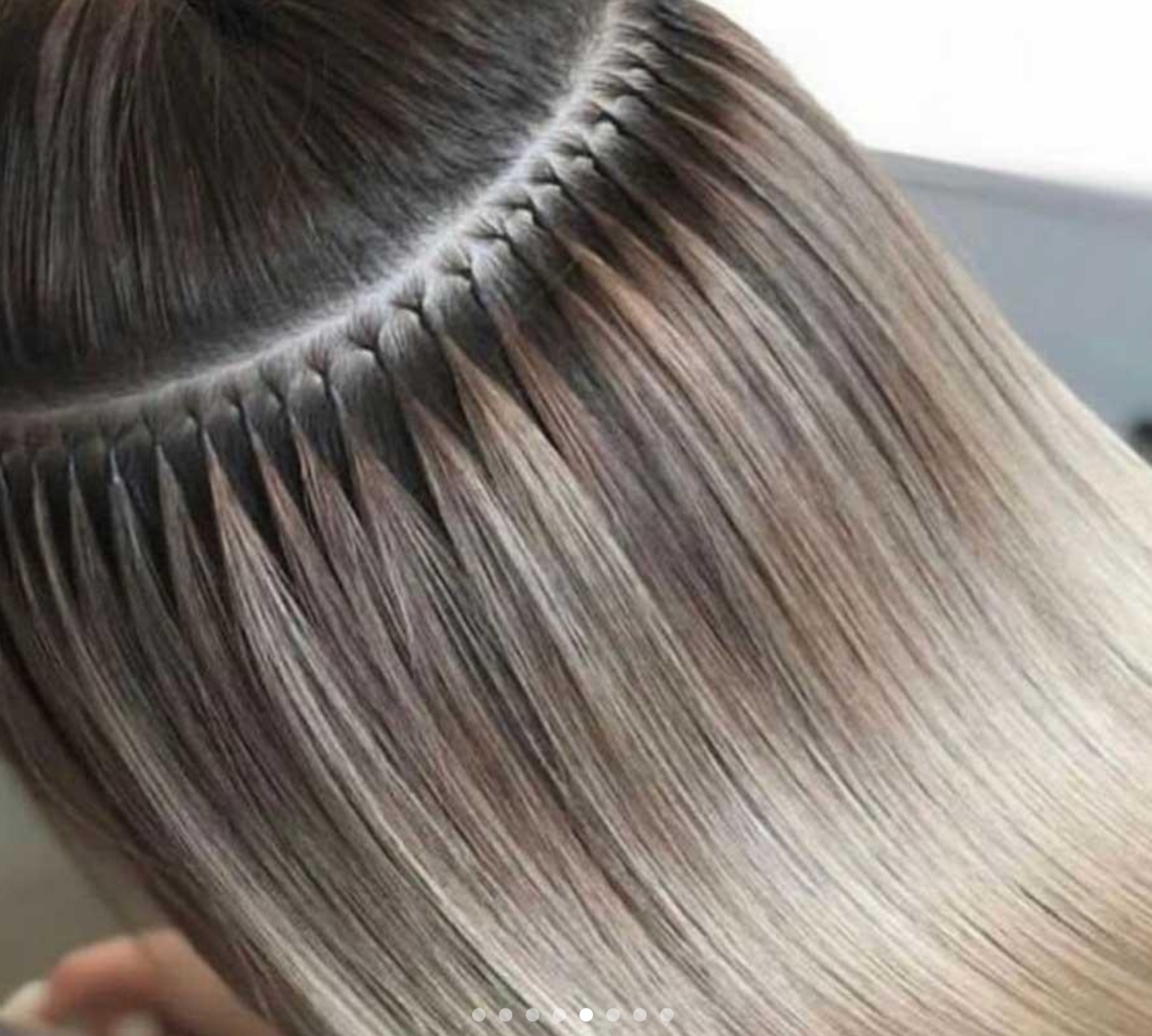 Découvrez notre prestation d’extensions de cheveux à la kératine à Vienne pour une chevelure longue, volumineuse et naturelle. Notre salon réalise des poses d’extensions à la kératine avec des techniques professionnelles offrant discrétion, confort et excellente tenue. Spécialistes des transformations capillaires, nous sublimons vos cheveux avec des extensions de qualité pour un résultat élégant, harmonieux et durable adapté à votre style.