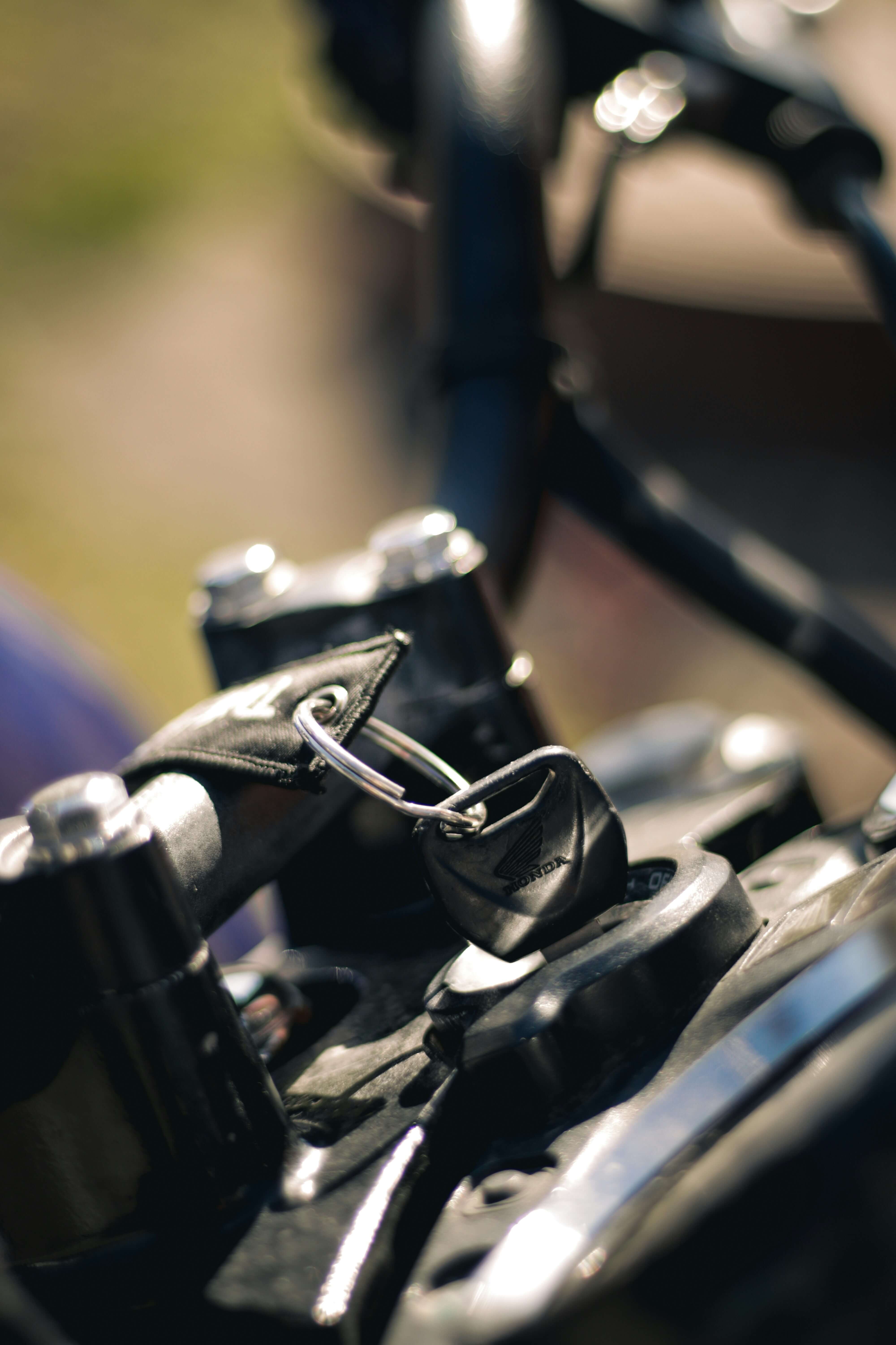 Création de double de clé de moto et scooter par un artisan serrurier auto