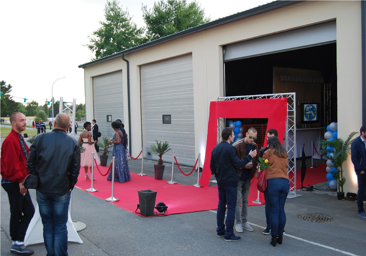 Allee d honneur moquette rouge 1