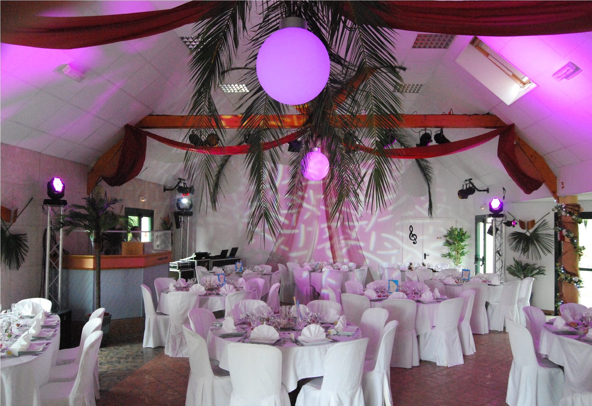 Exemple de decoration de salle realiser par nos equipes theme les iles