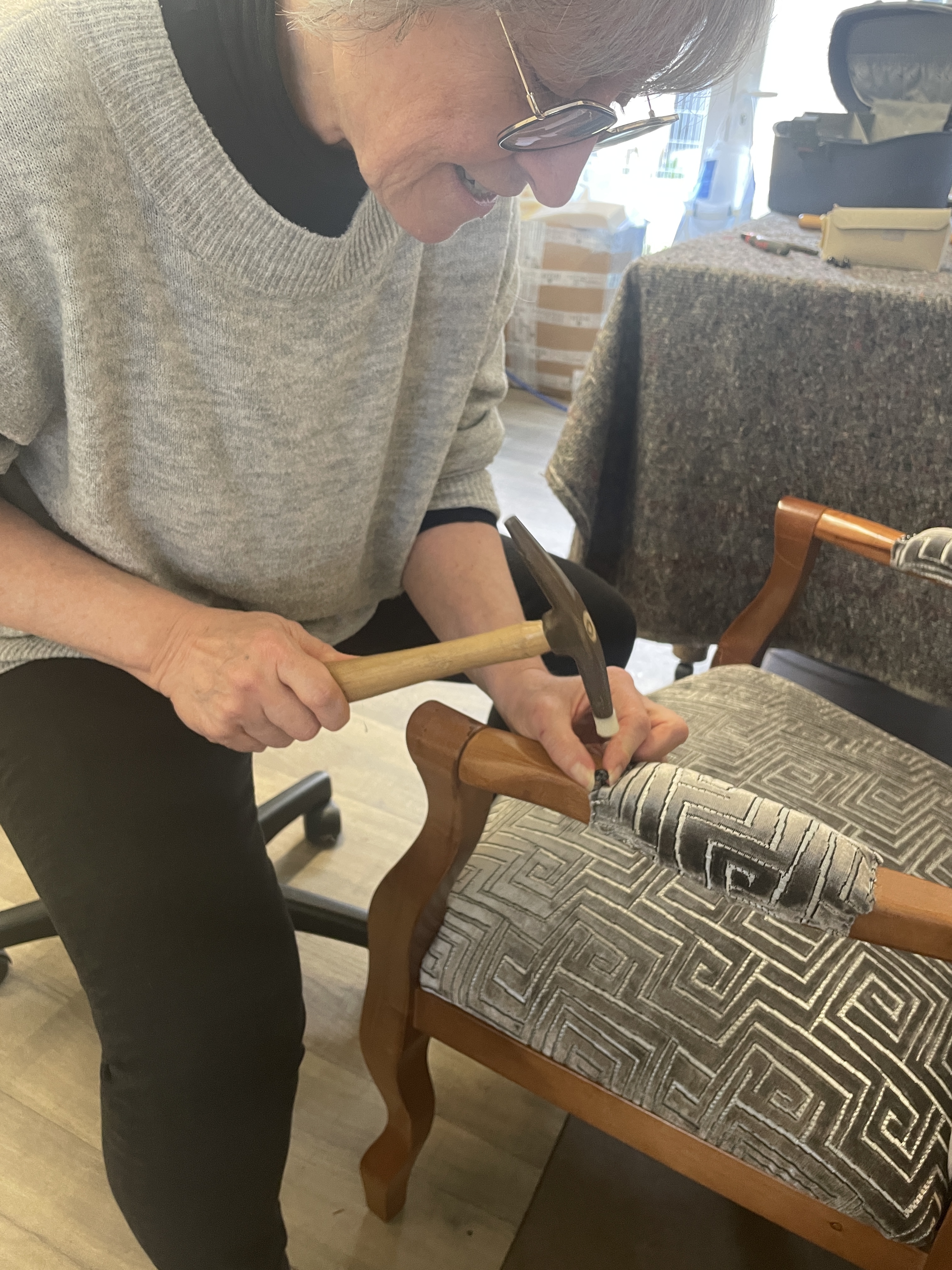 Atelier les renaissances tapissierdecorateur tapissierbordeaux tapissierandernos tapissierlacanau saintmedardenjalles bassindarcachon refectionfauteuil cartecadeau courstapisserie stage