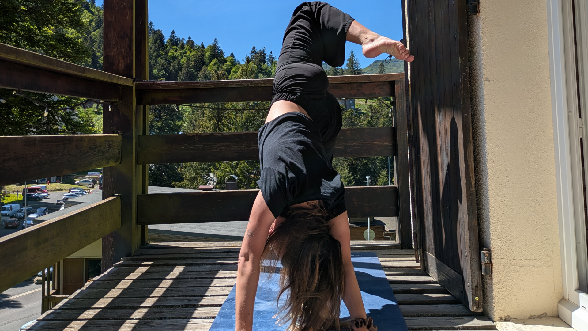 Cours de yoga ouverts à tous au Rocher du Cerf 🧘‍♀️