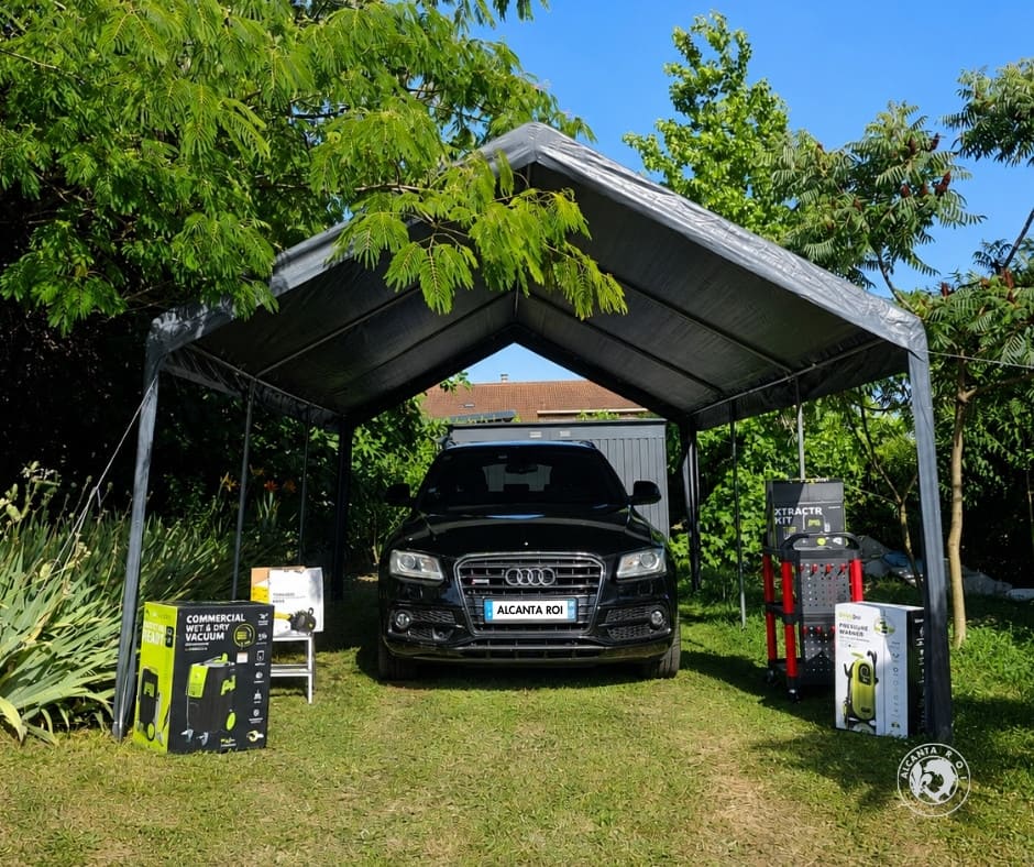 Detailer certifié à Bourgoin-Jallieu, Alcanta Roi utilise des outils et accessoires de qualité.