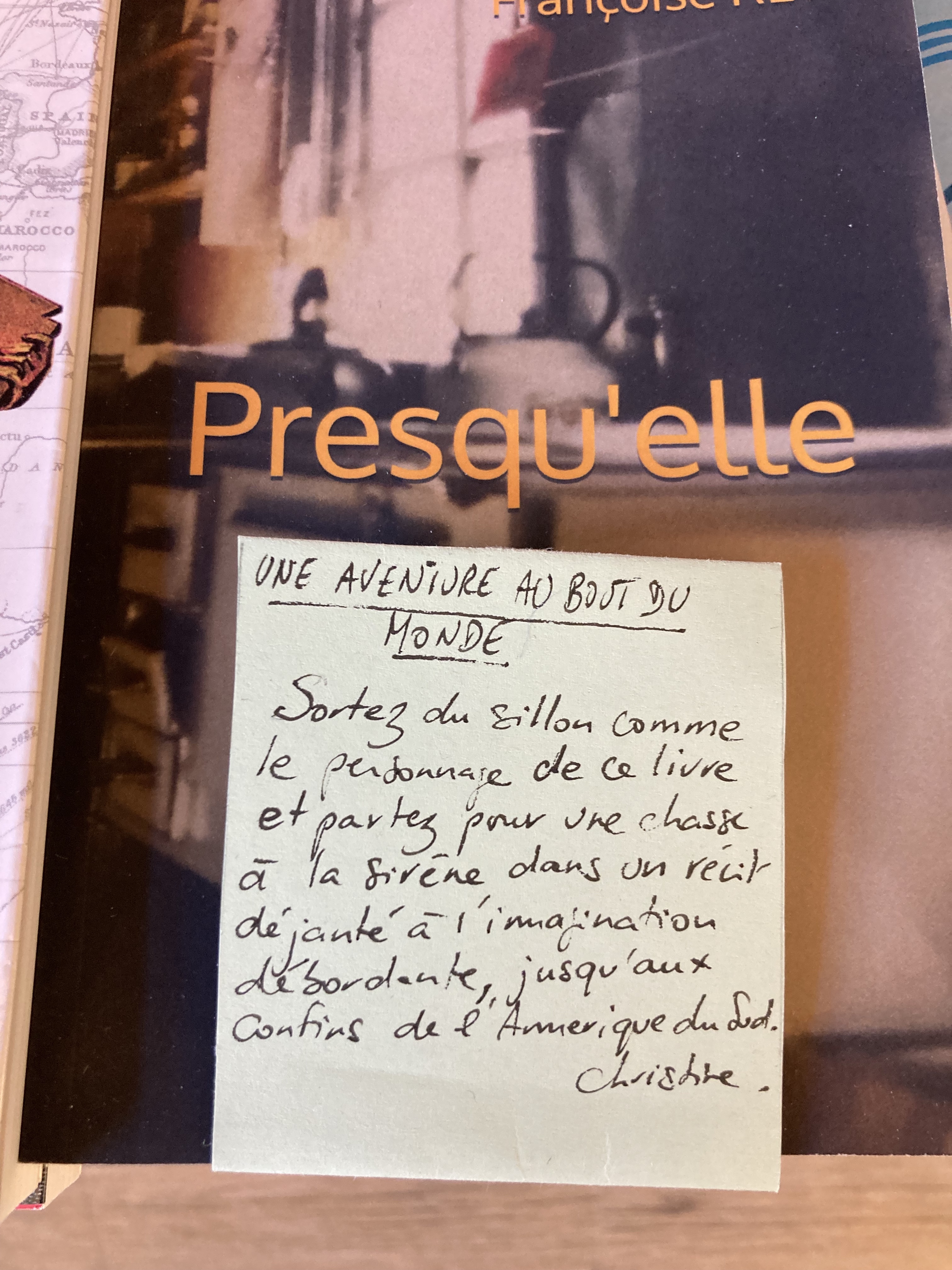 Presqu-elle-en-librairie